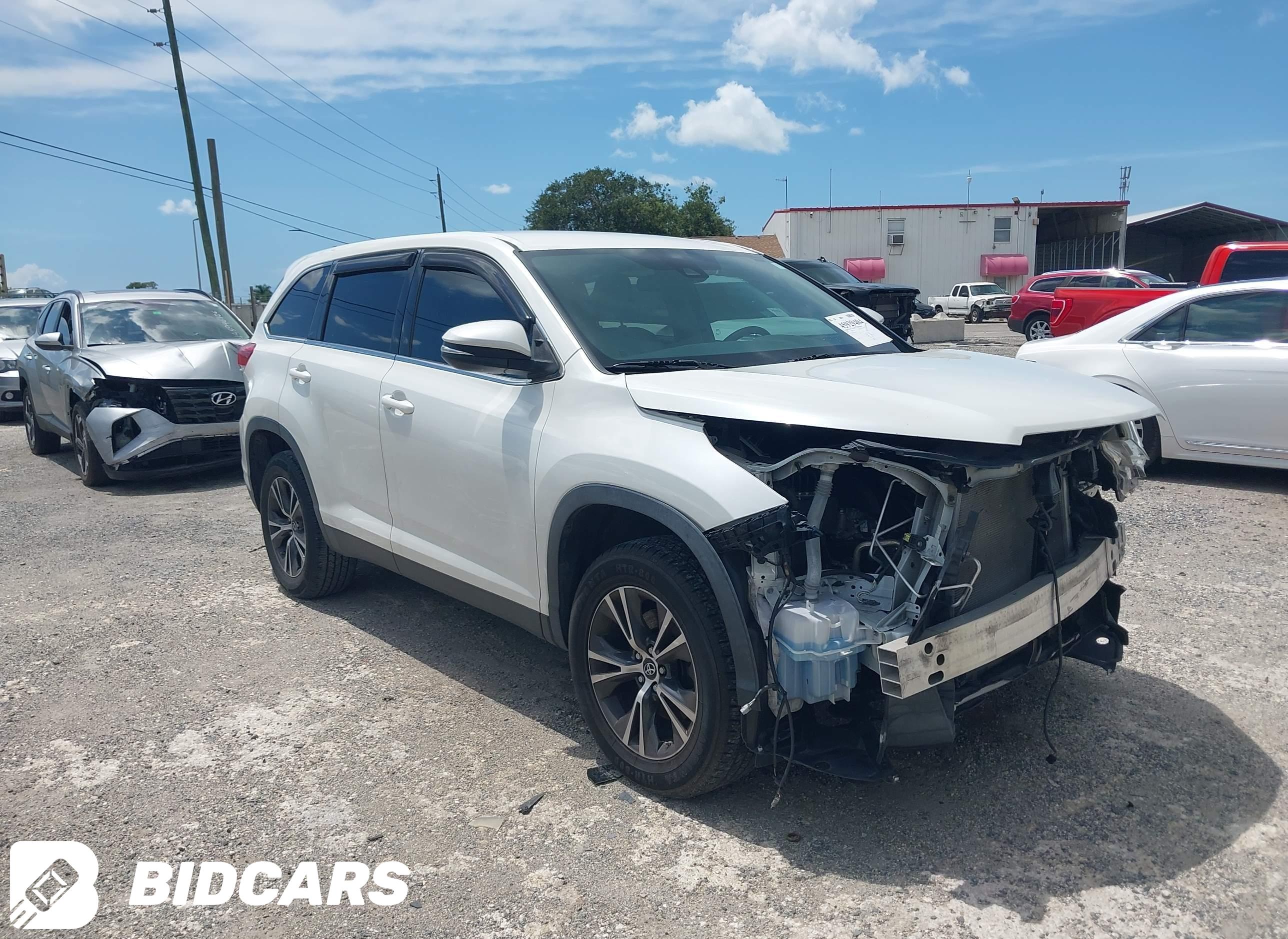 2019 Toyota Highlander, LE