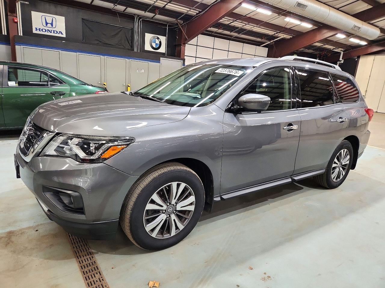 2018 Nissan Pathfinder, SL