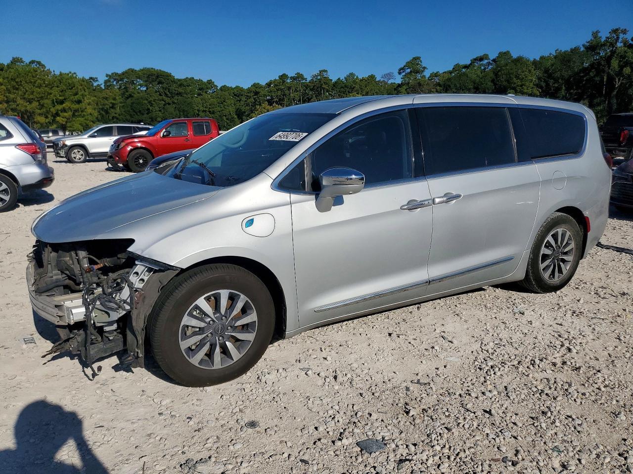 2022 Chrysler Pacifica, Hybri...