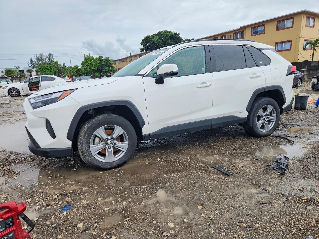2025 Toyota RAV4, Xle