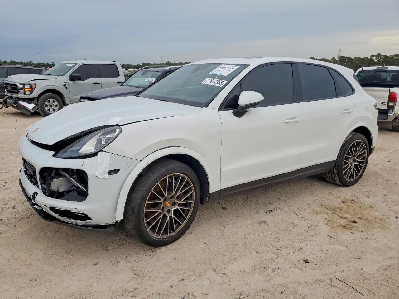 2023 Porsche Cayenne, Base