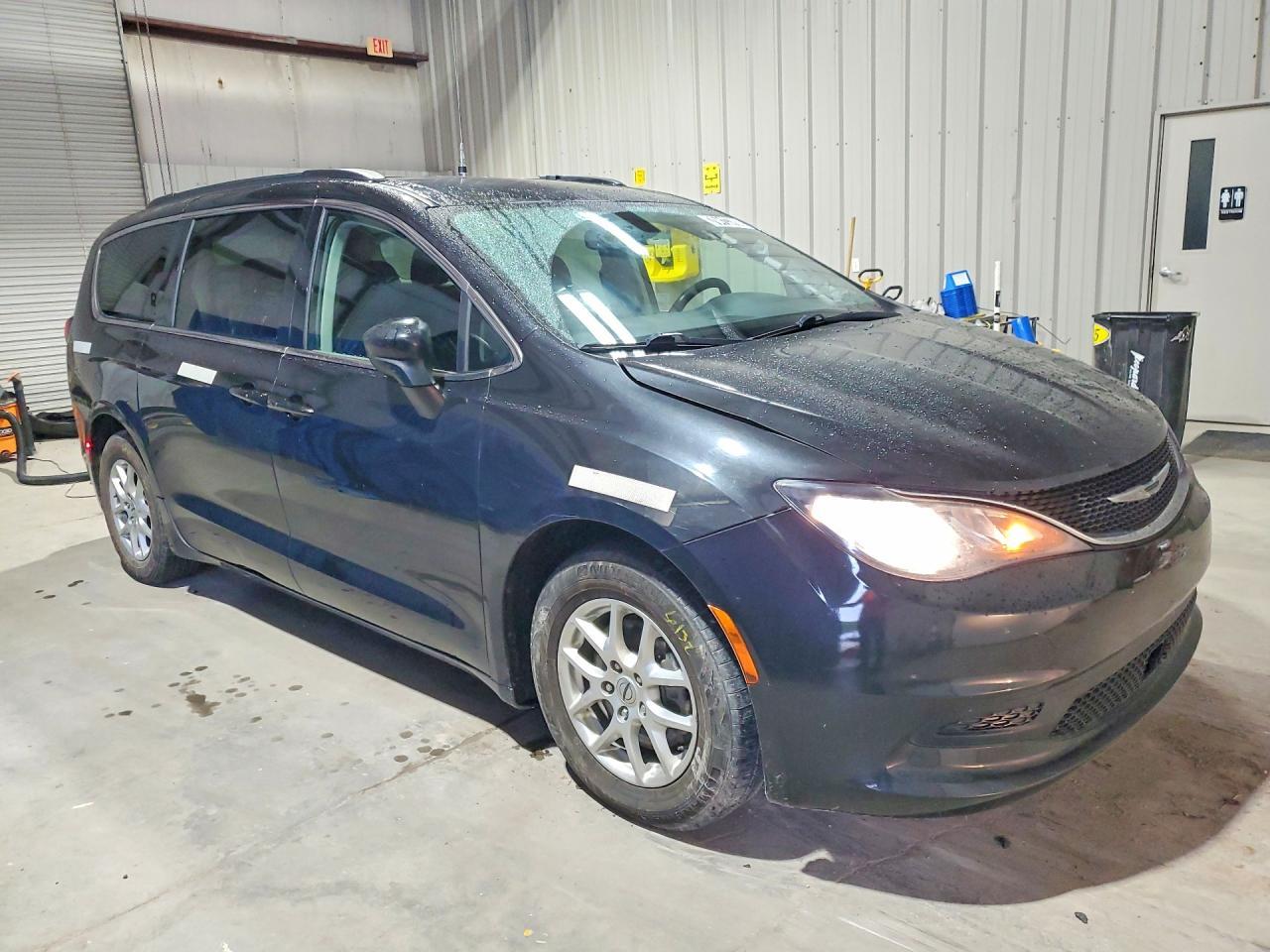 2021 Chrysler Voyager, Lxi