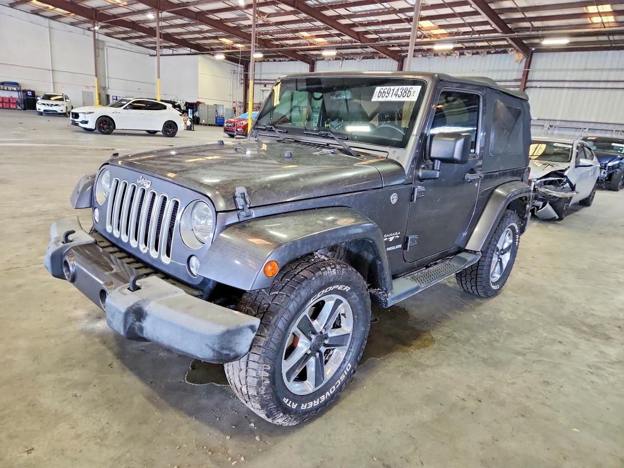 2016 Jeep Wrangler, Sahara
