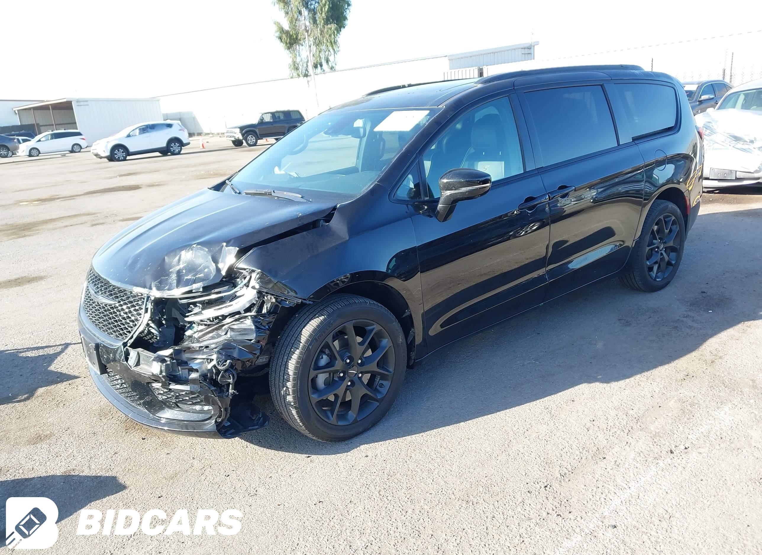 2025 Chrysler Pacifica, Limit...