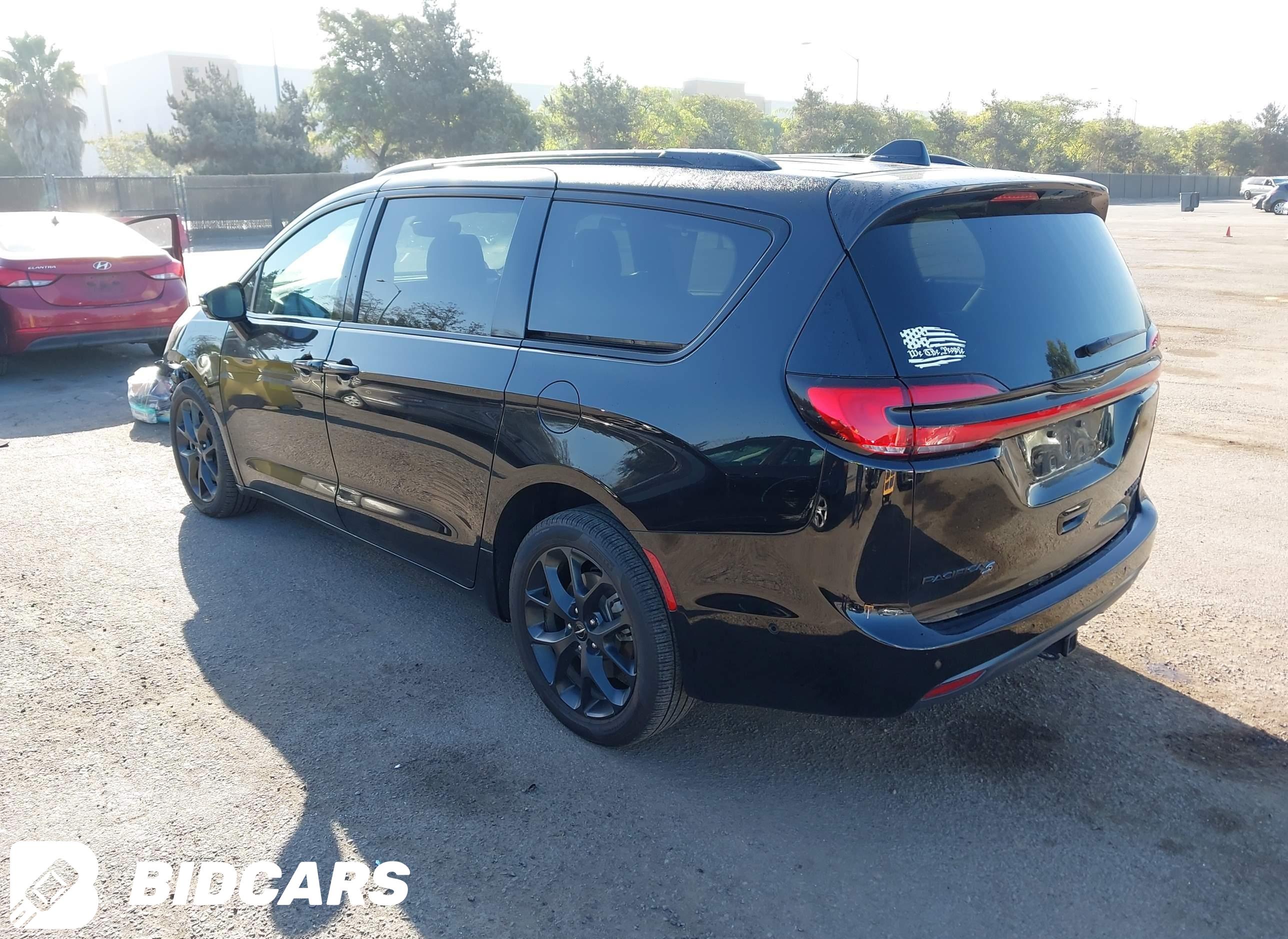 2025 Chrysler Pacifica, Limit...