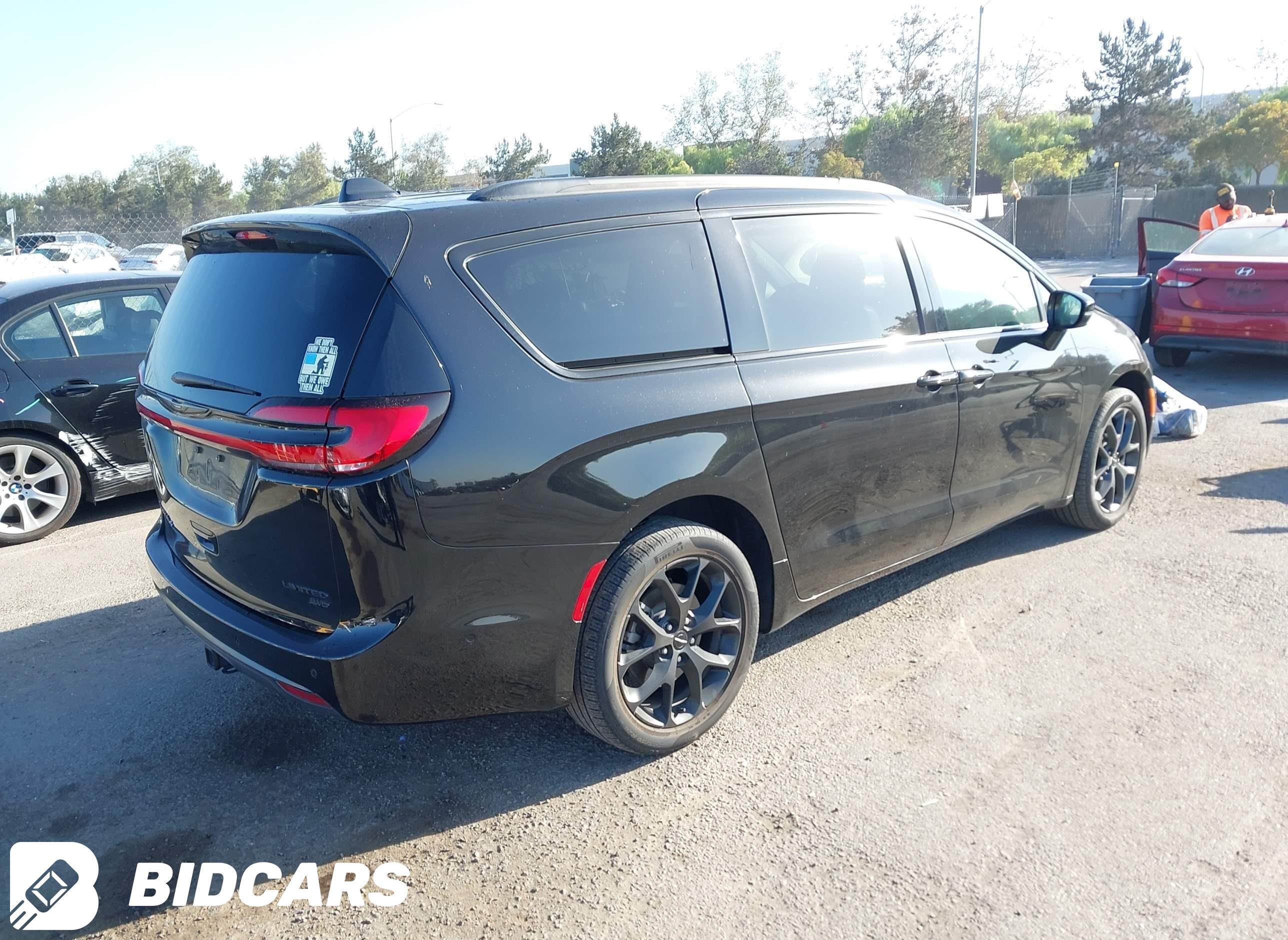 2025 Chrysler Pacifica, Limit...