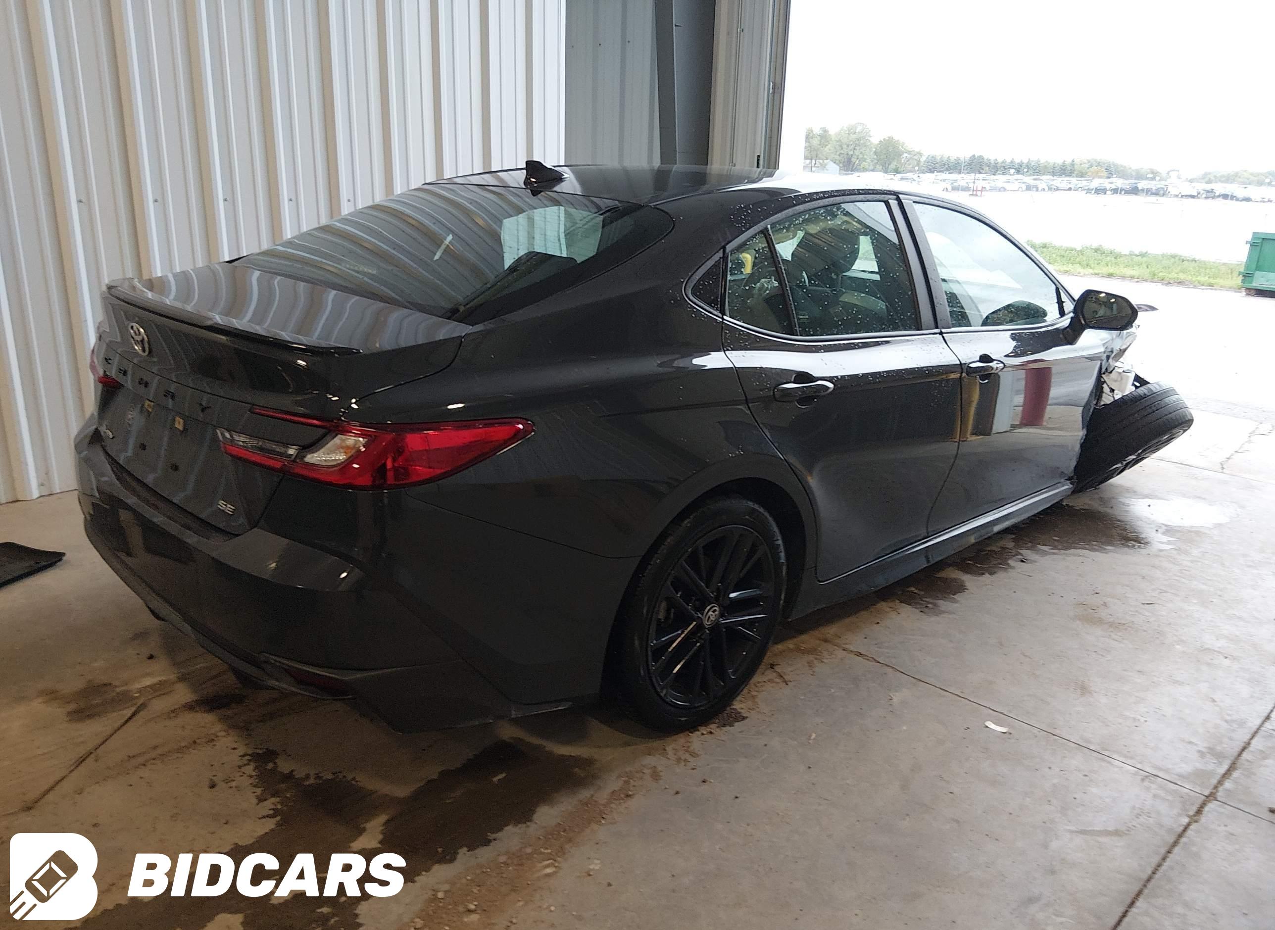2025 Toyota Camry, SE
