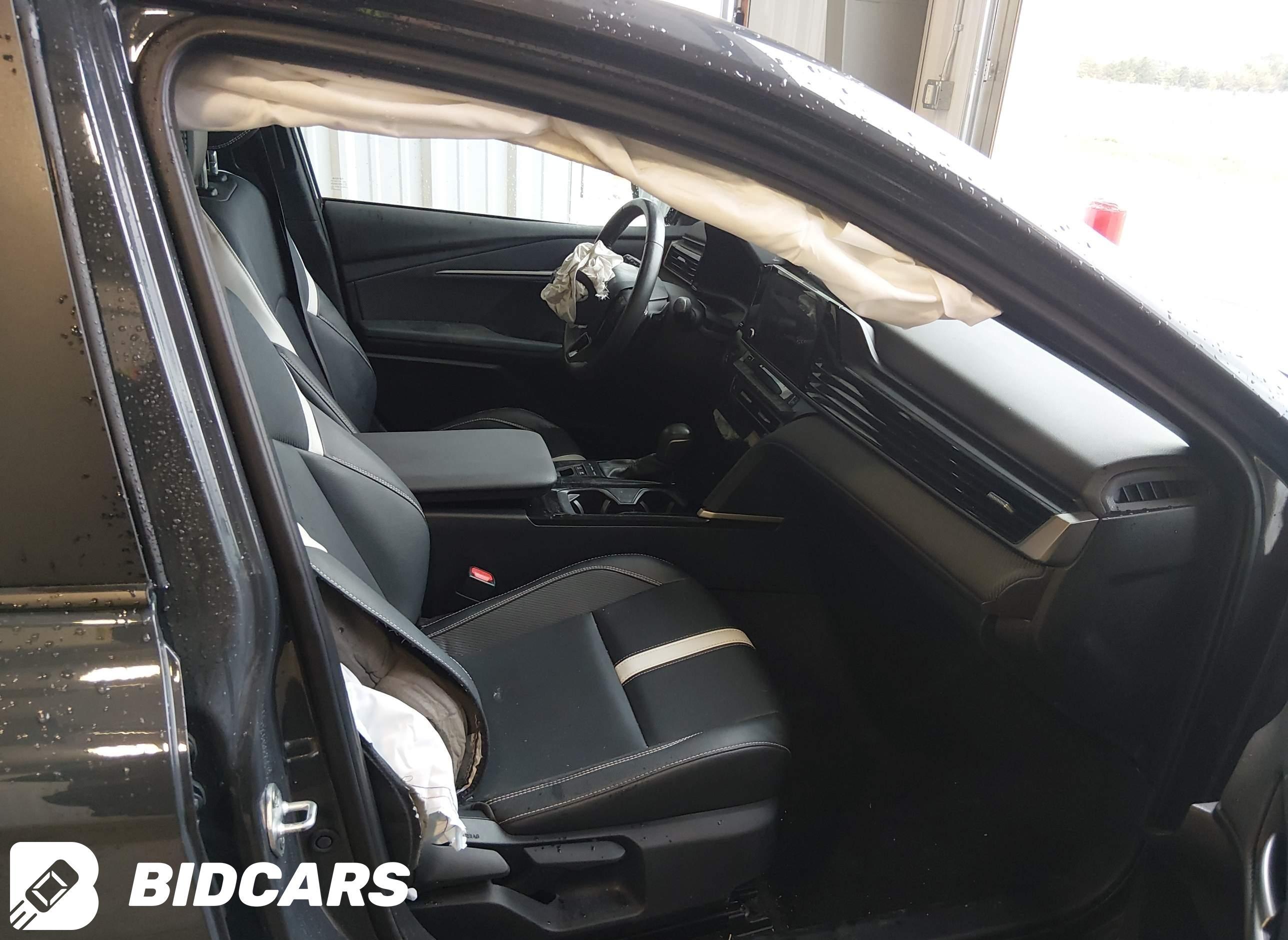 2025 Toyota Camry, SE
