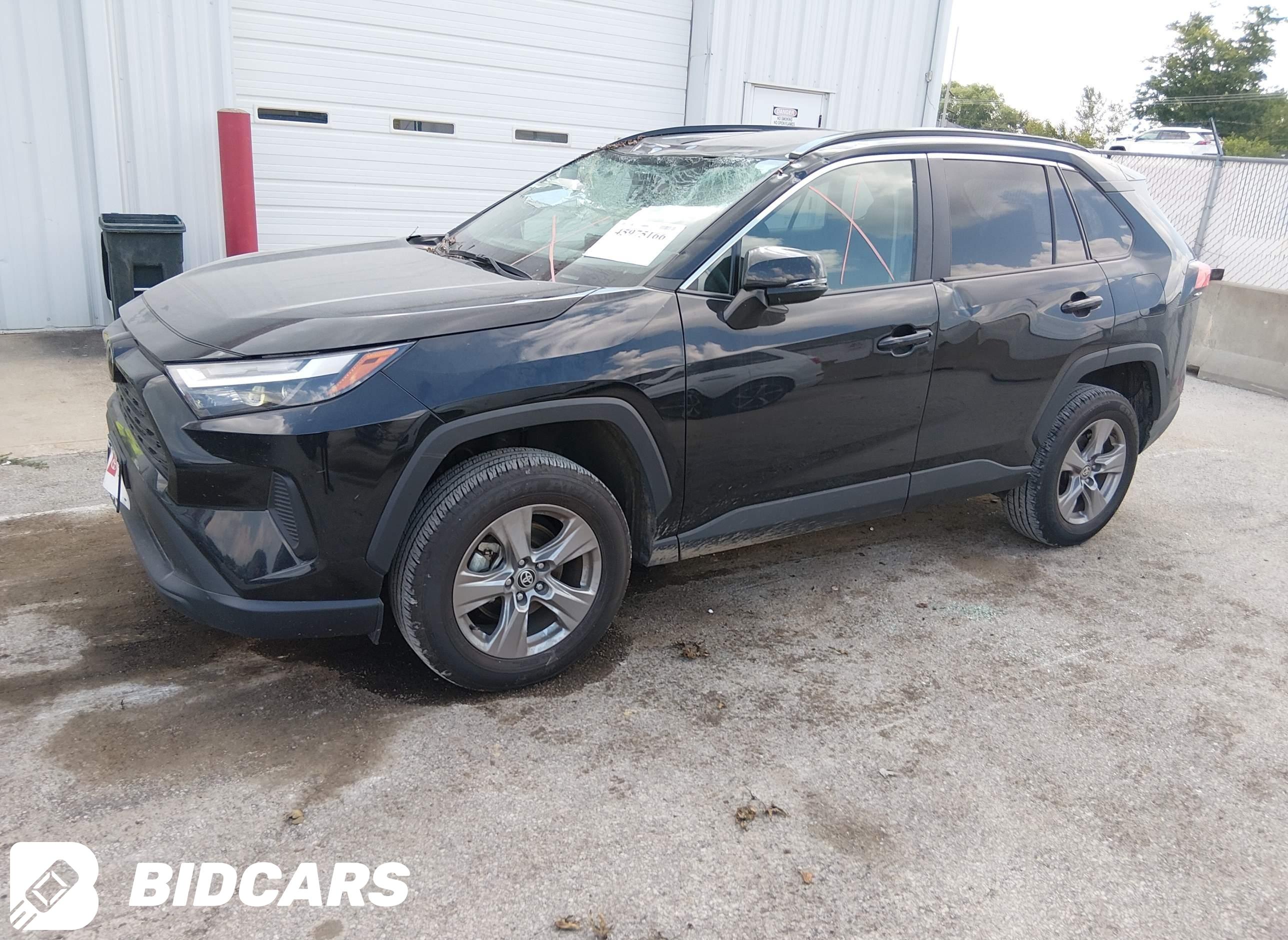2024 Toyota RAV4, Xle