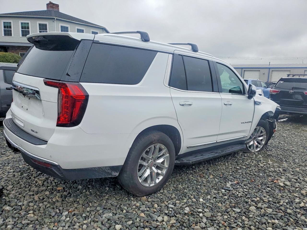 2024 GMC Yukon, Slt