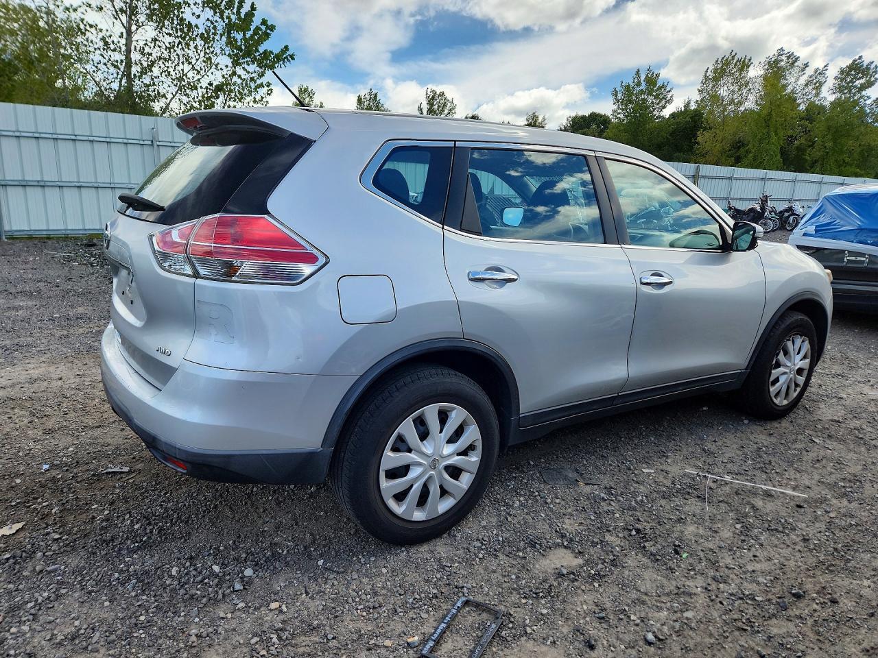 2015 Nissan Rogue, S