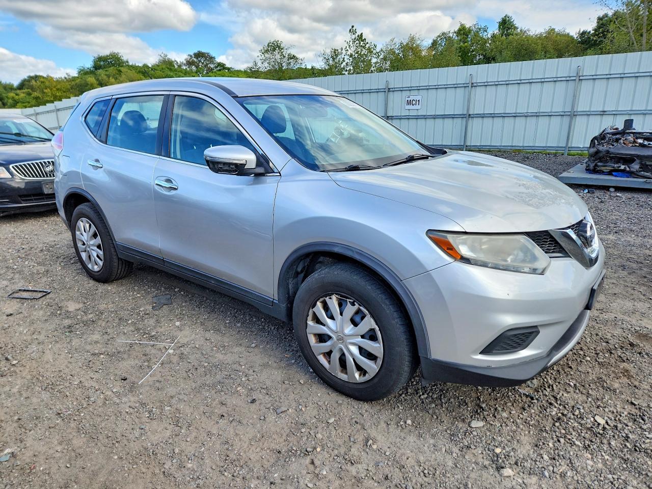 2015 Nissan Rogue, S