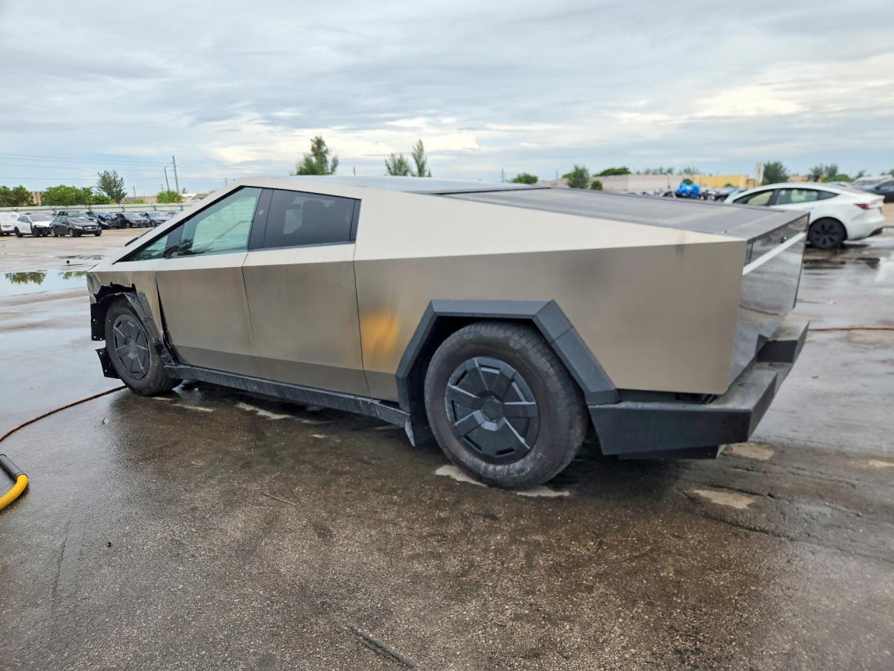 2024 Tesla Cybertruck