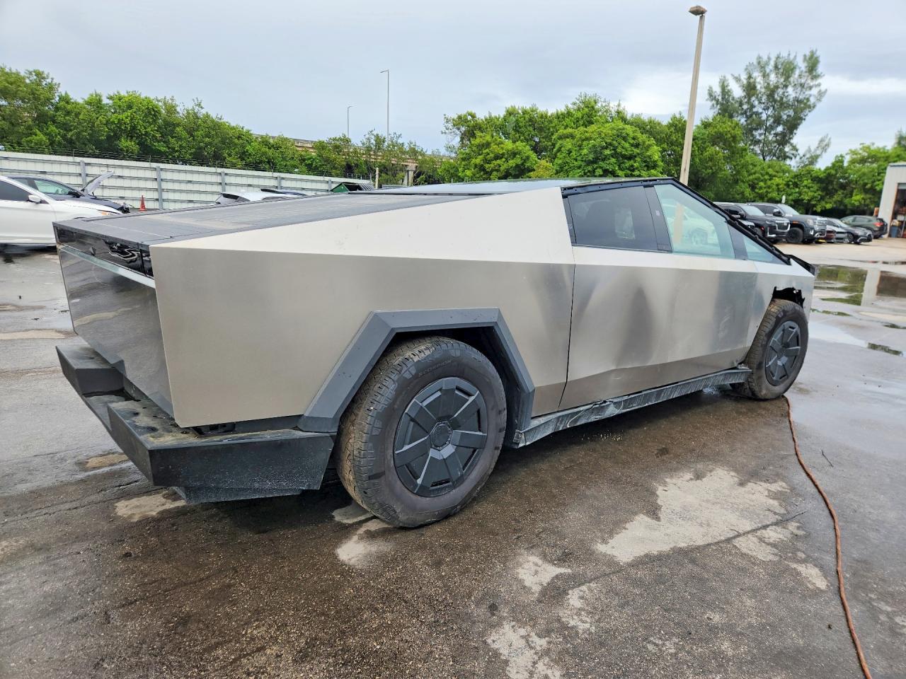 2024 Tesla Cybertruck