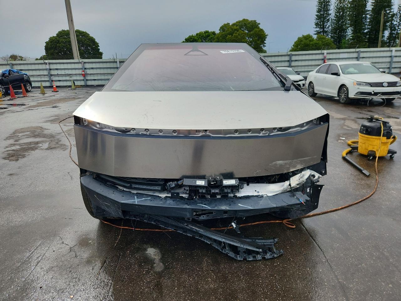 2024 Tesla Cybertruck