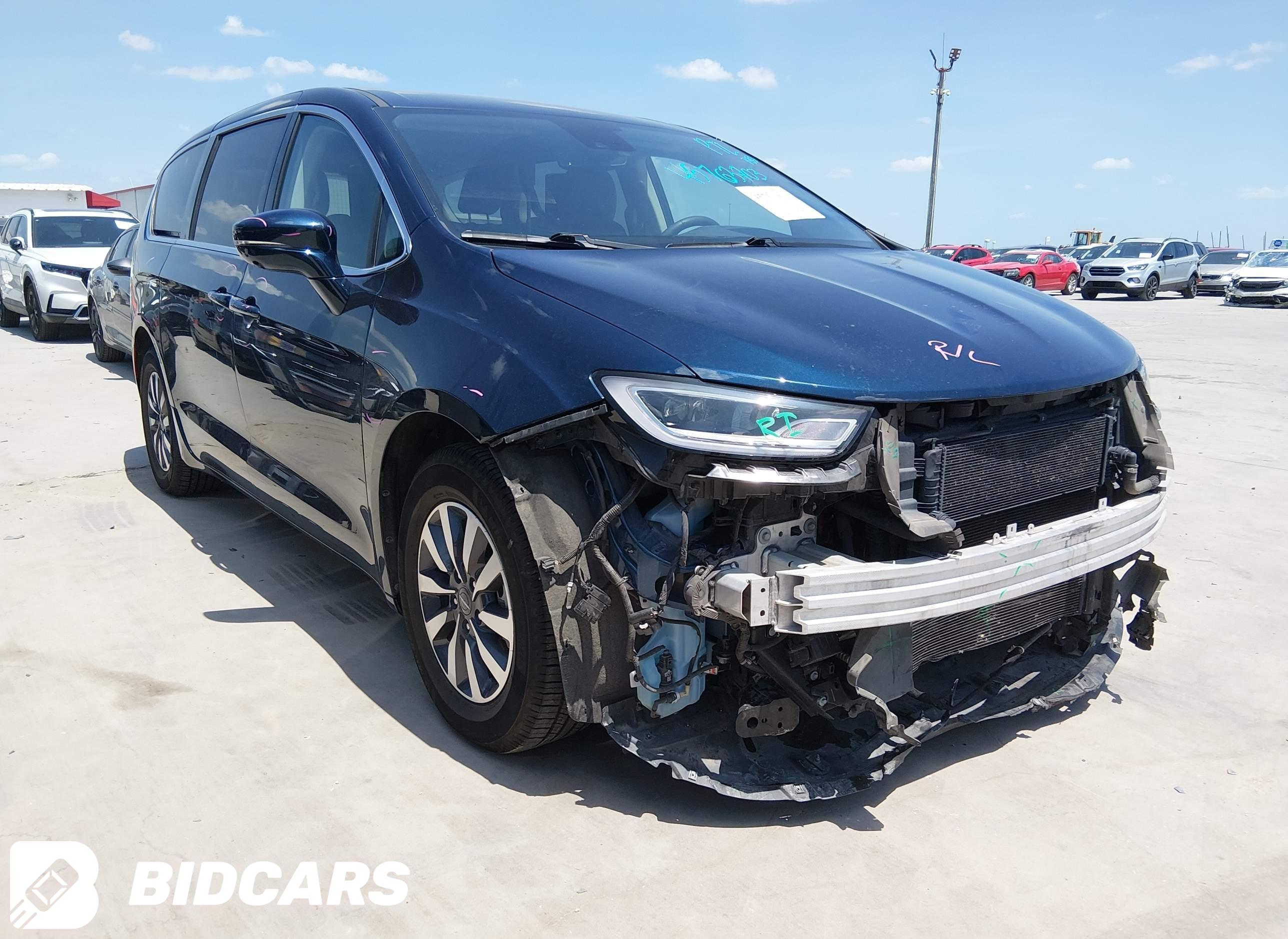2022 Chrysler Pacifica Hybrid...