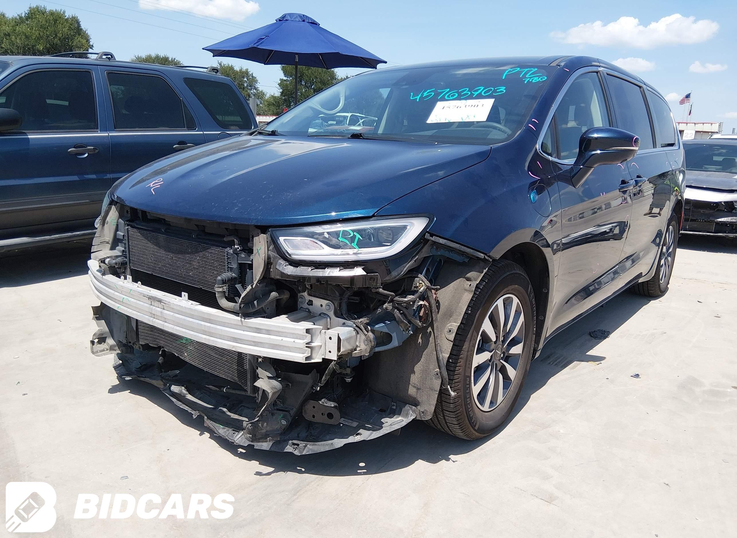 2022 Chrysler Pacifica Hybrid...