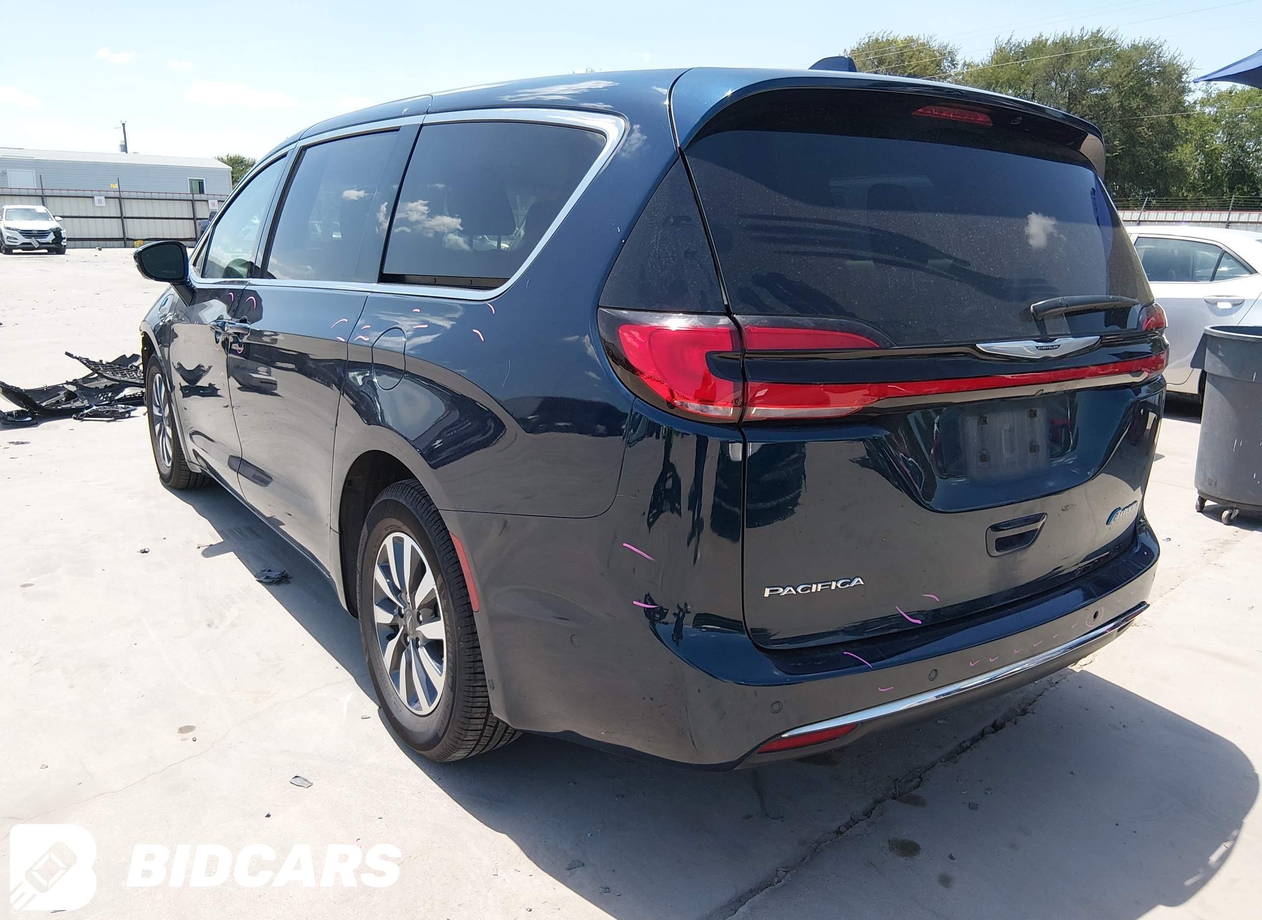 2022 Chrysler Pacifica Hybrid...