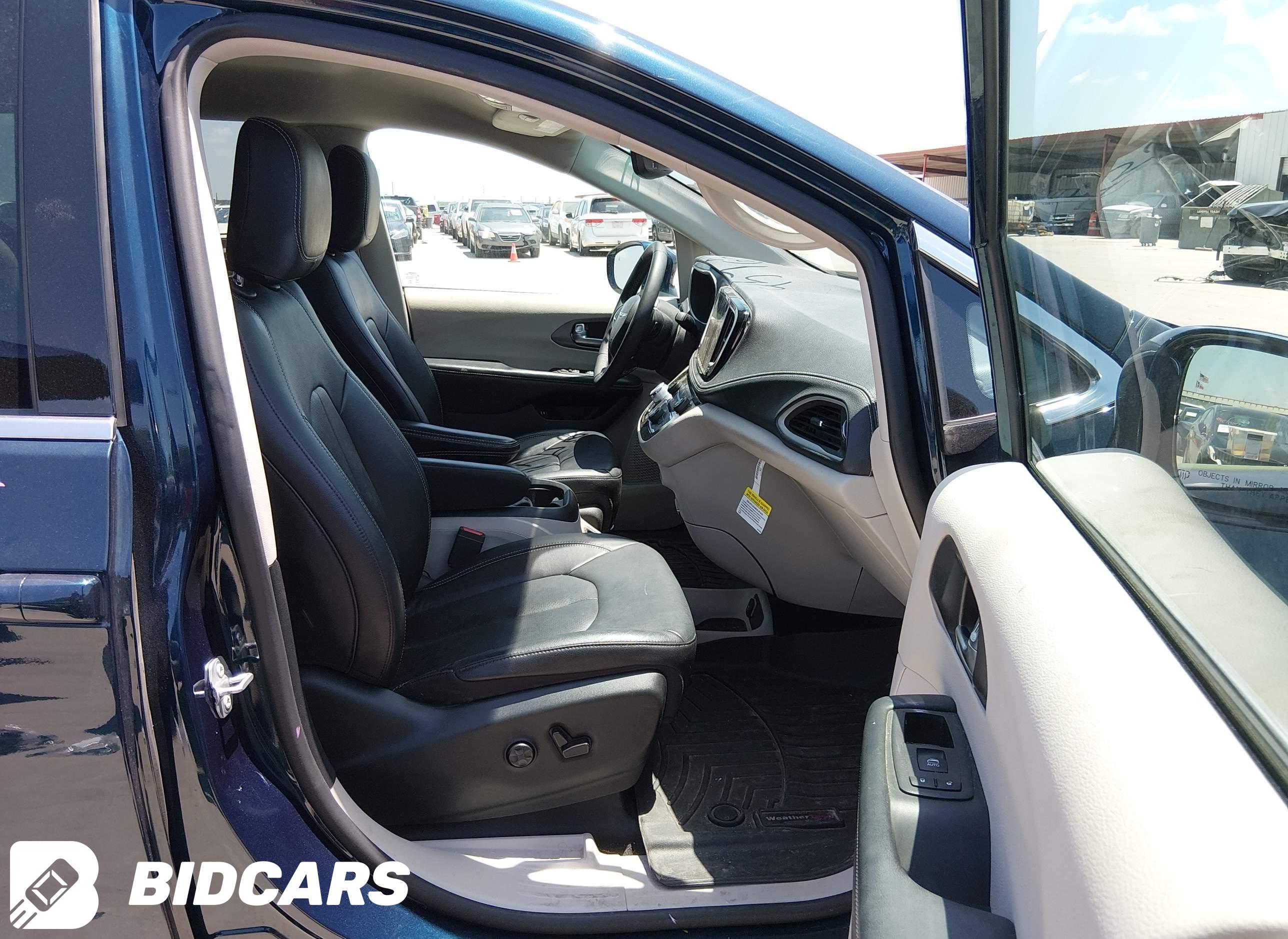 2022 Chrysler Pacifica Hybrid...