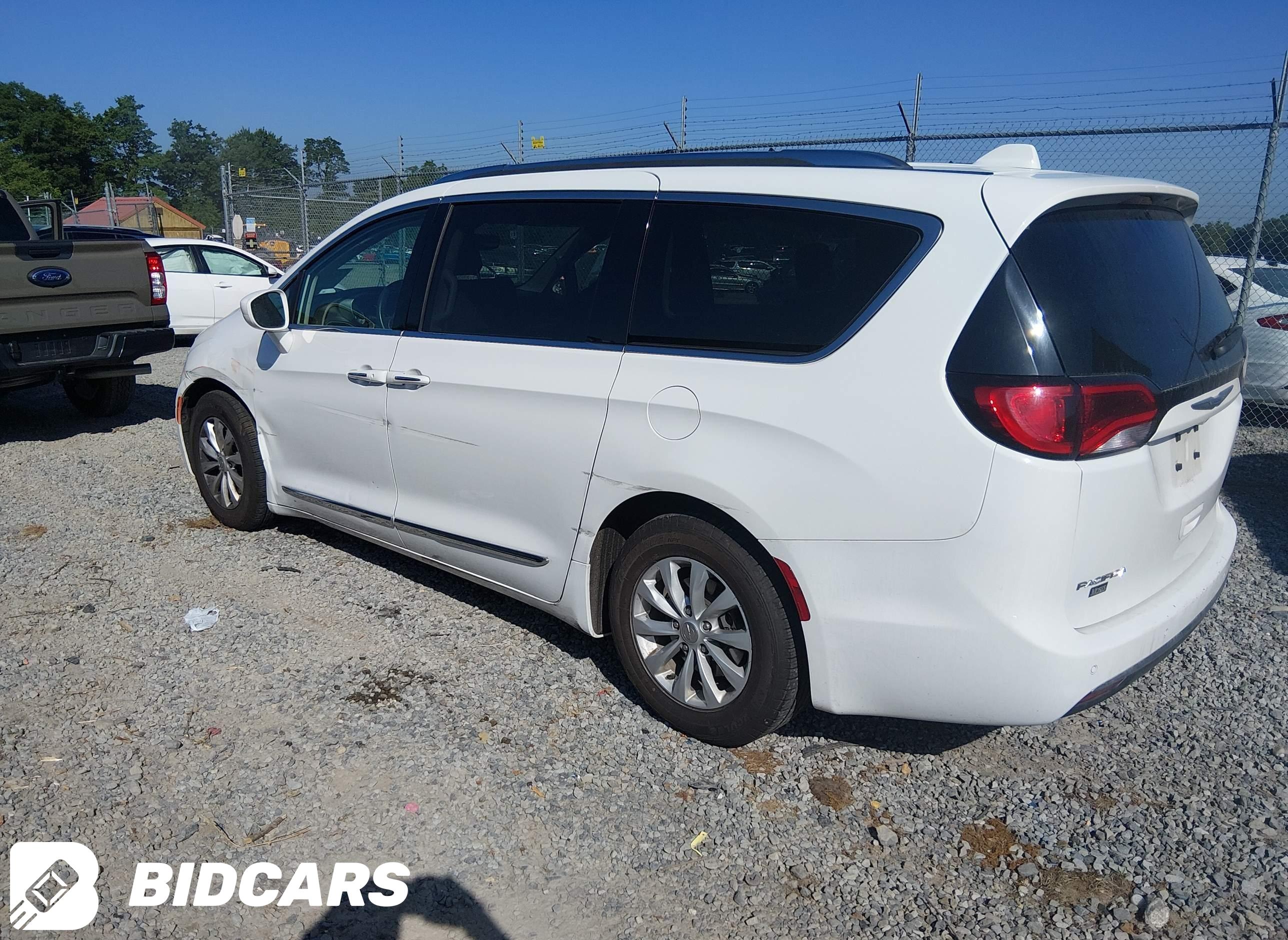 2018 Chrysler Pacifica, Touri...
