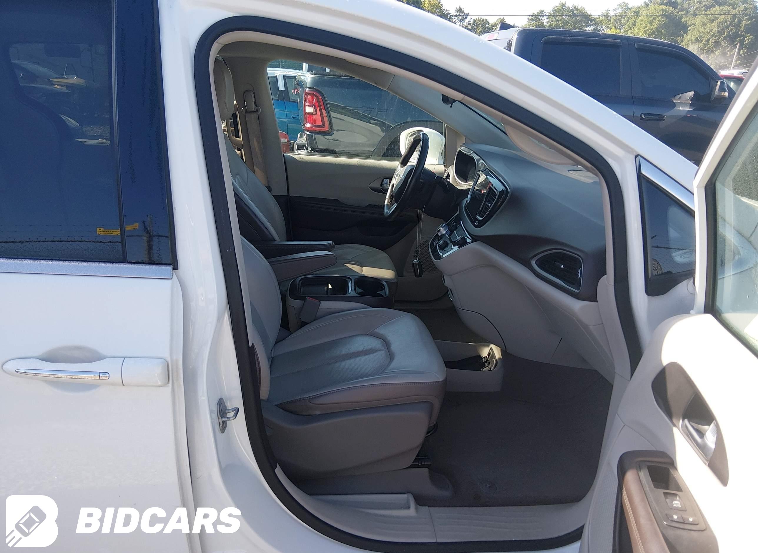 2018 Chrysler Pacifica, Touri...