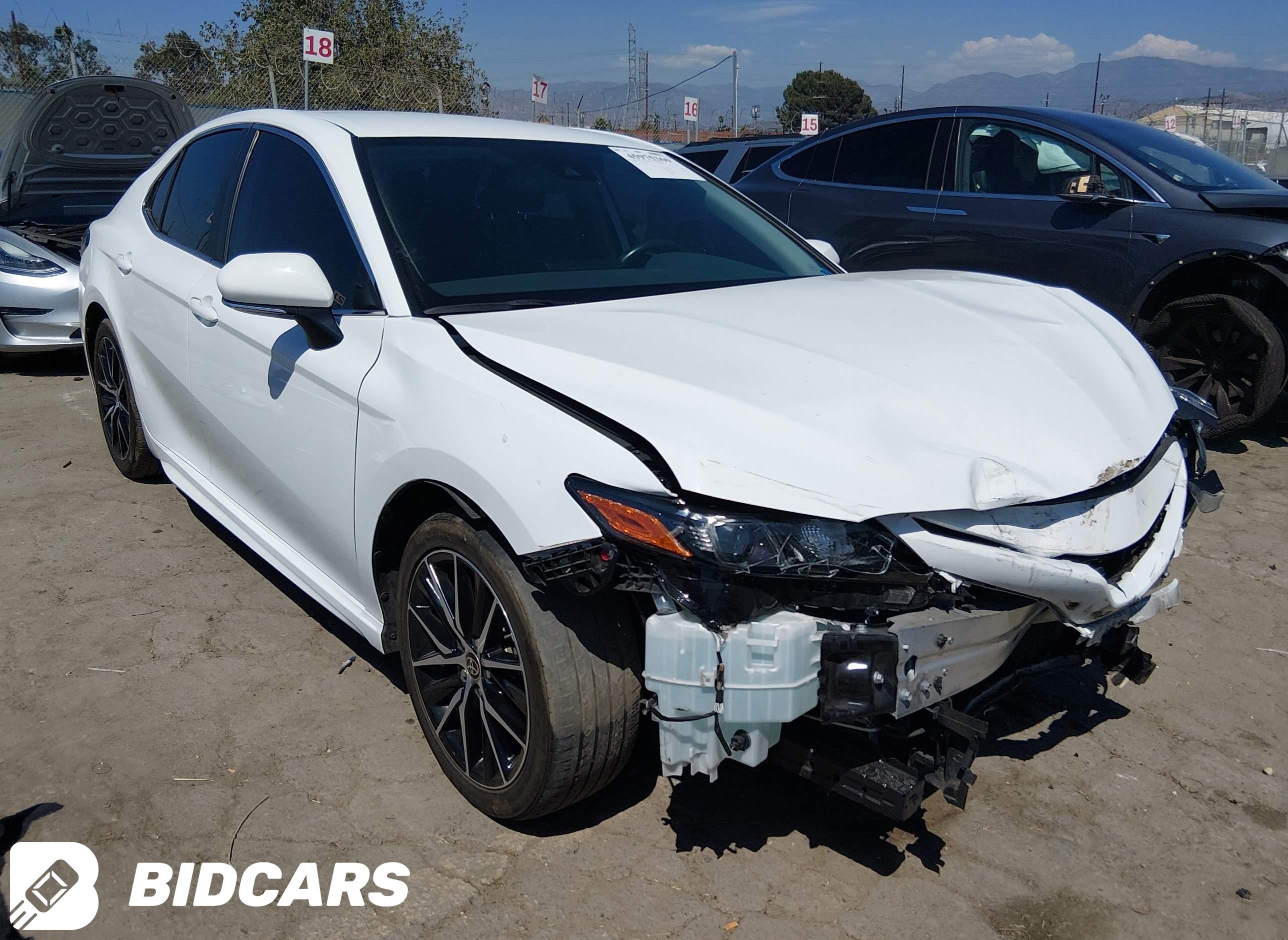 2024 Toyota Camry, SE