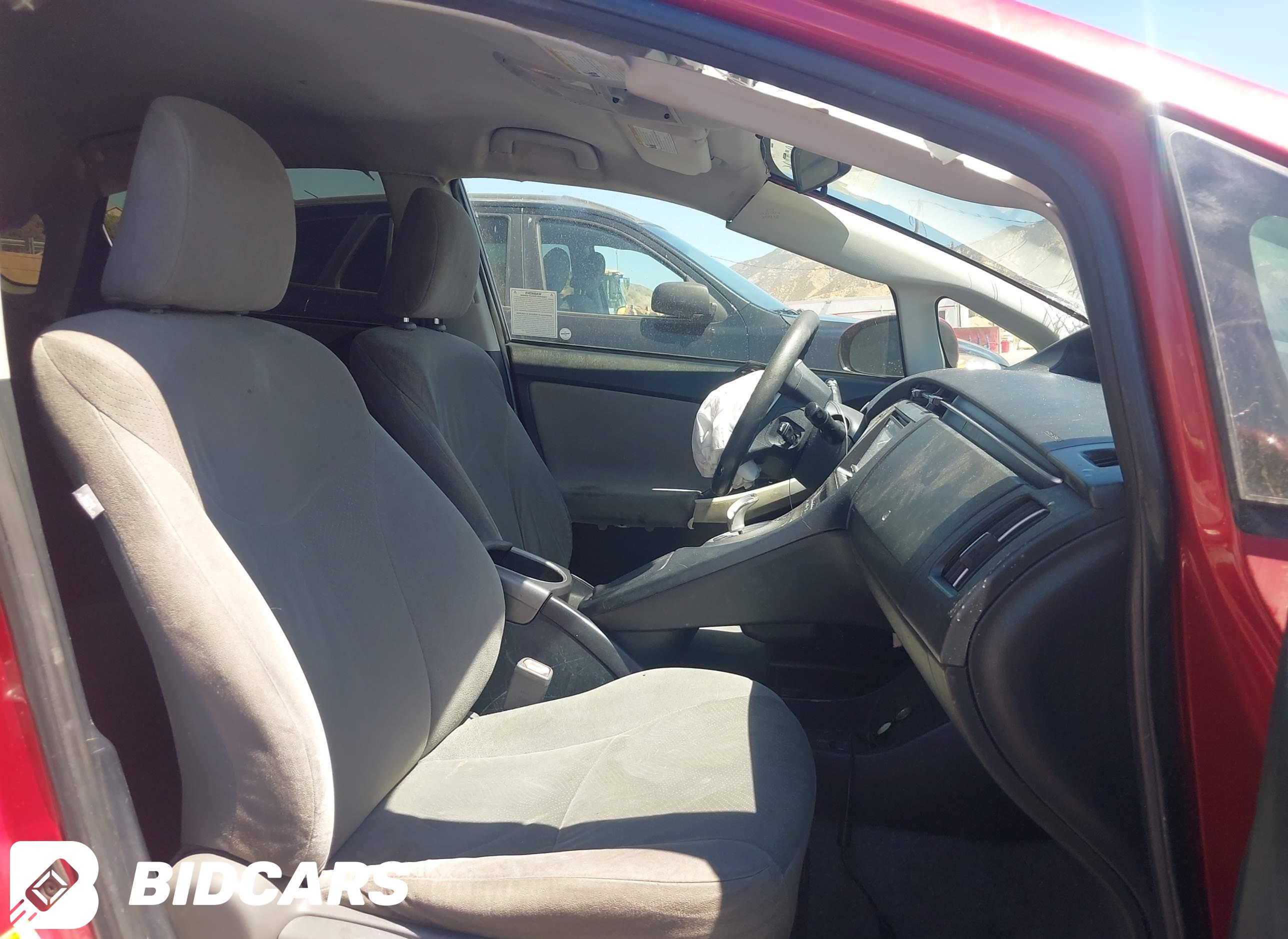 2015 Toyota Prius, Three