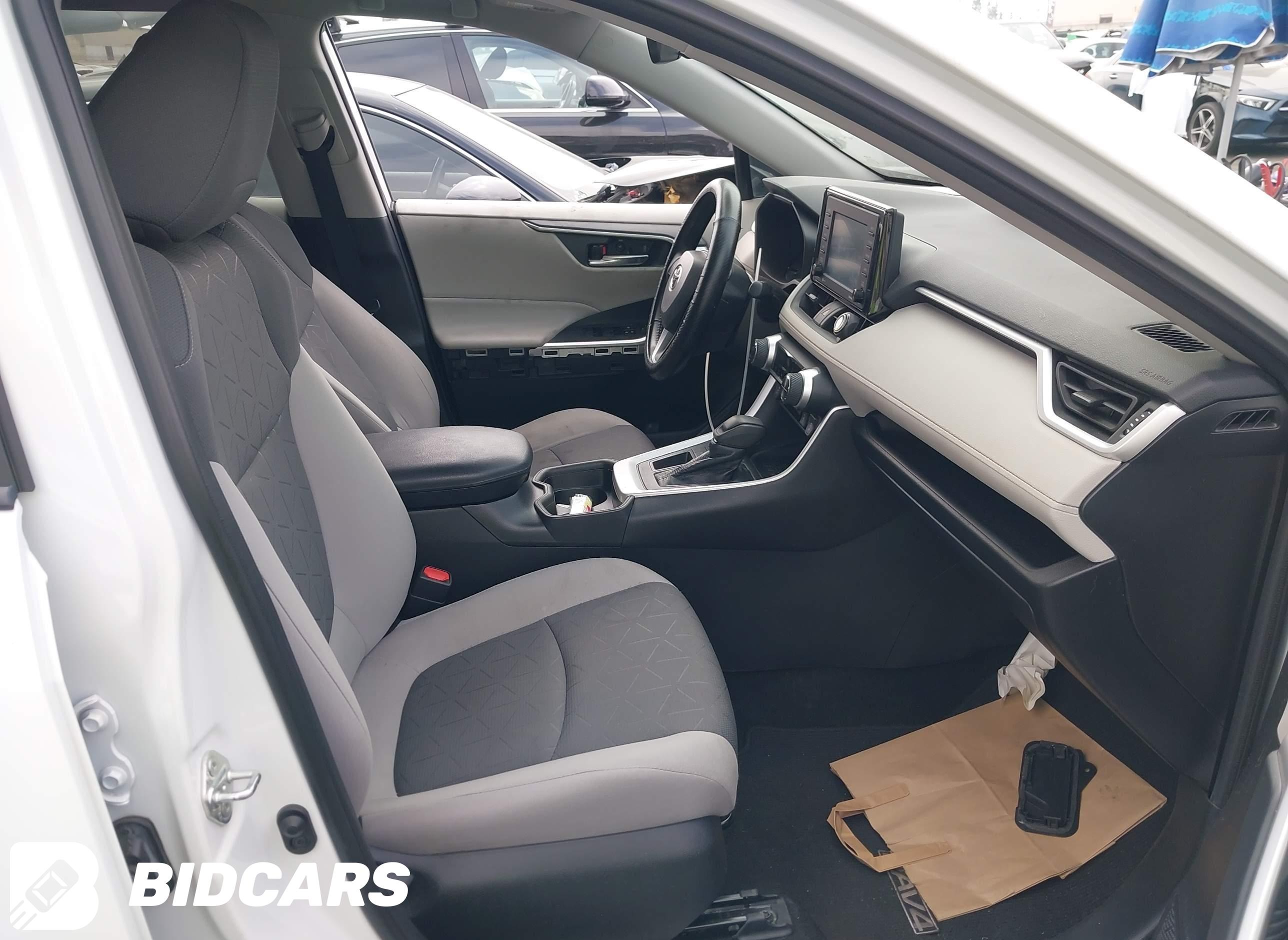 2021 Toyota RAV4, Xle
