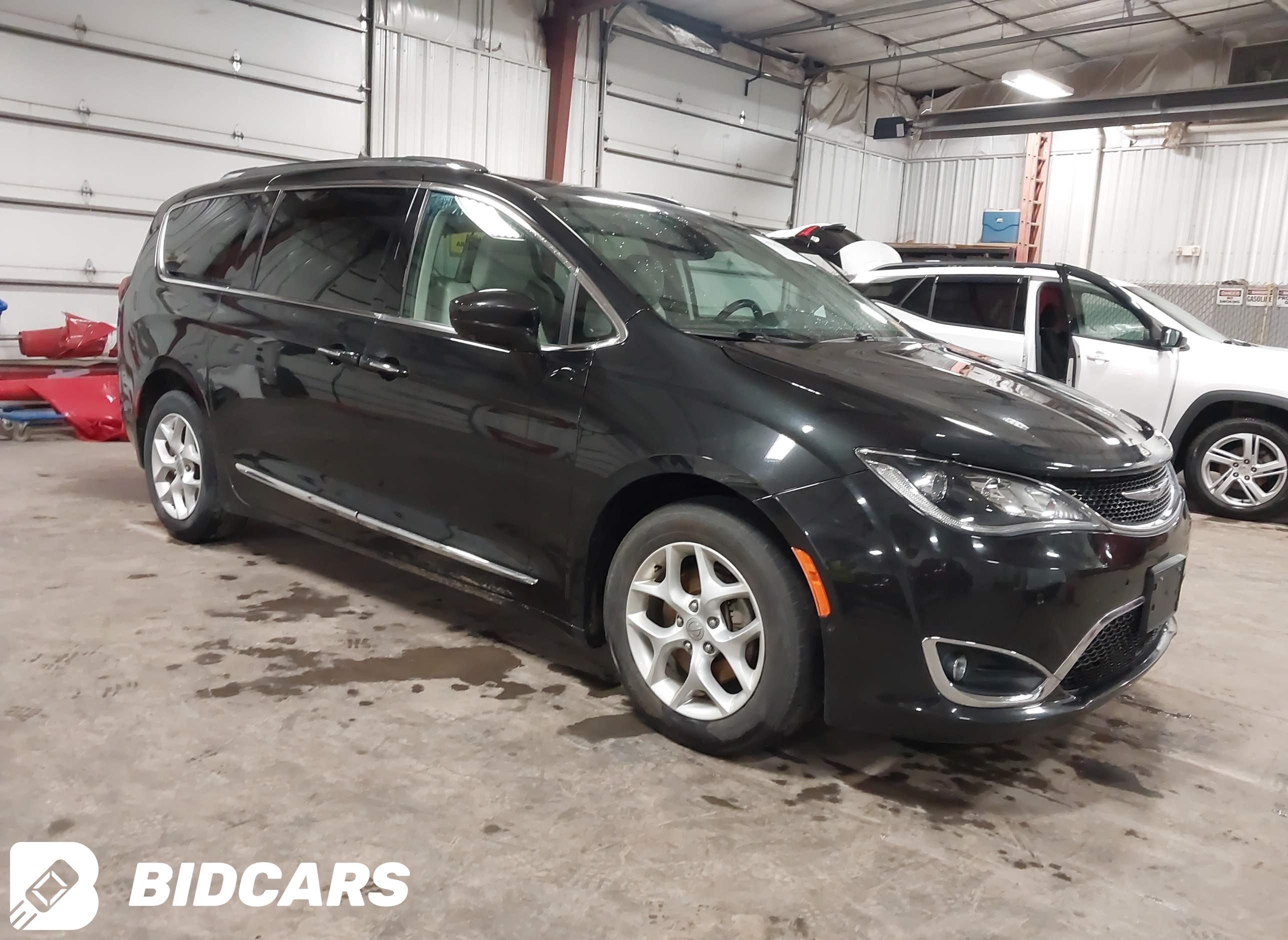 2017 Chrysler Pacifica, Touri...