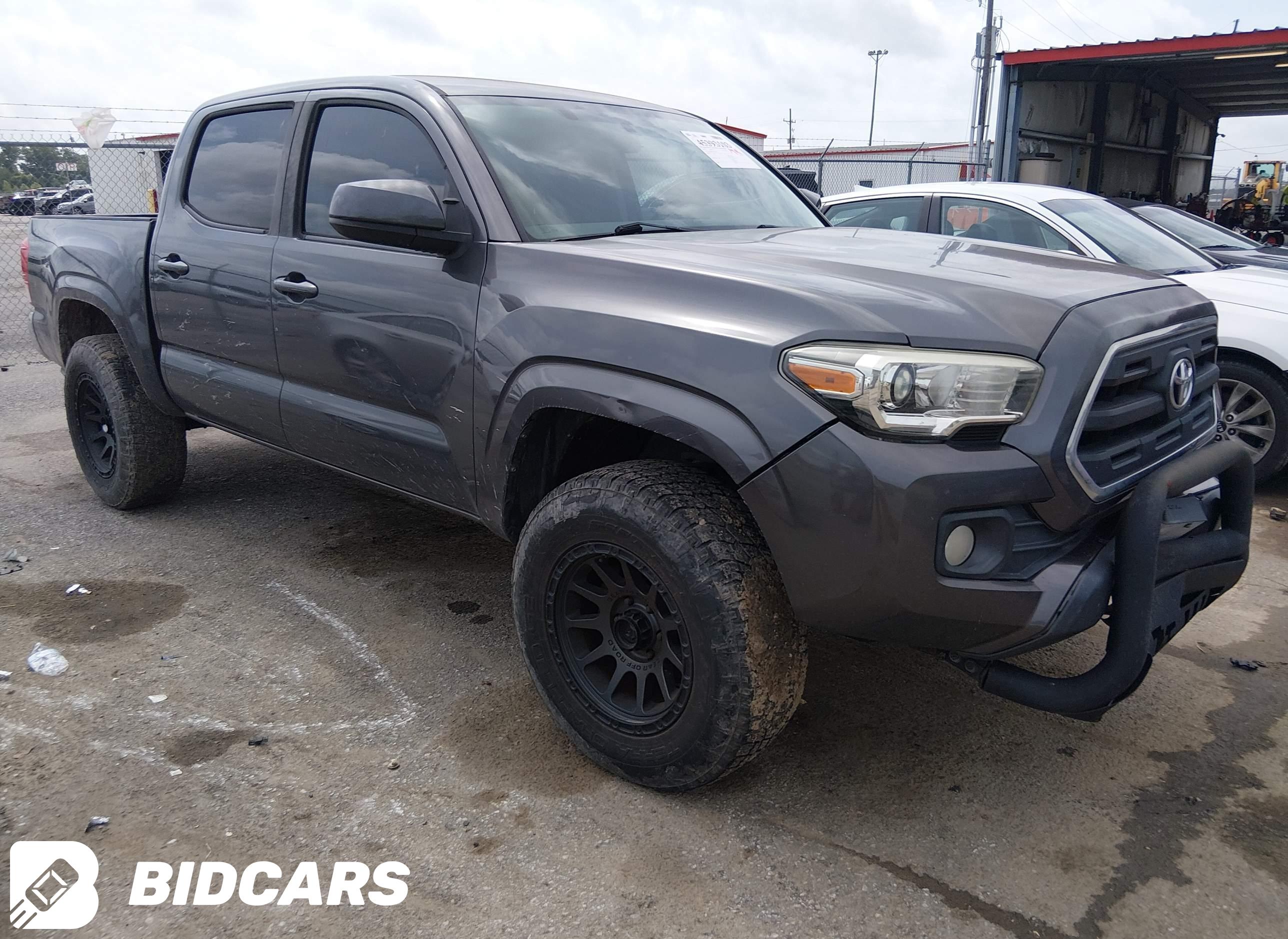2016 Toyota Tacoma, SR5