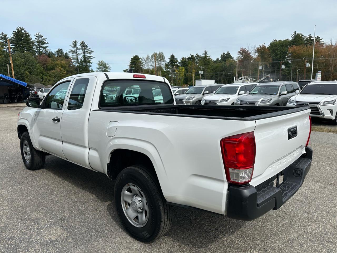 2016 Toyota Tacoma, SR