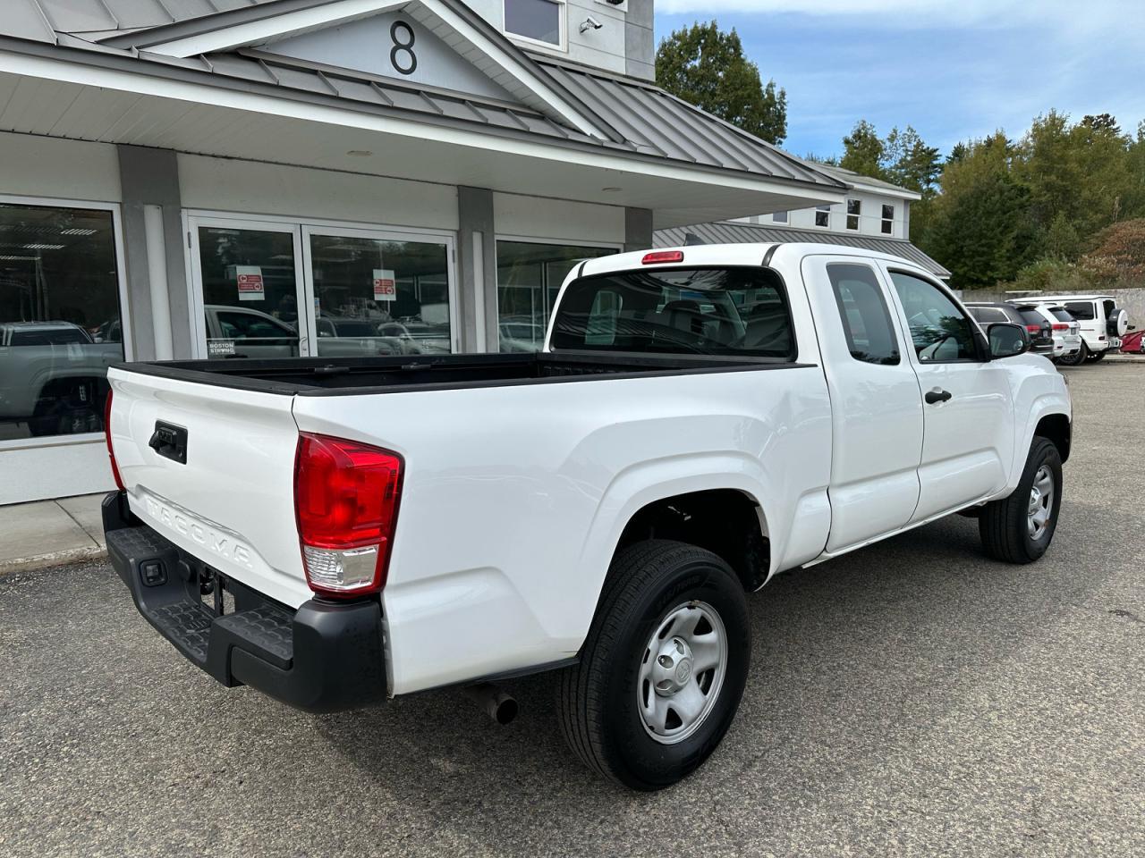 2016 Toyota Tacoma, SR