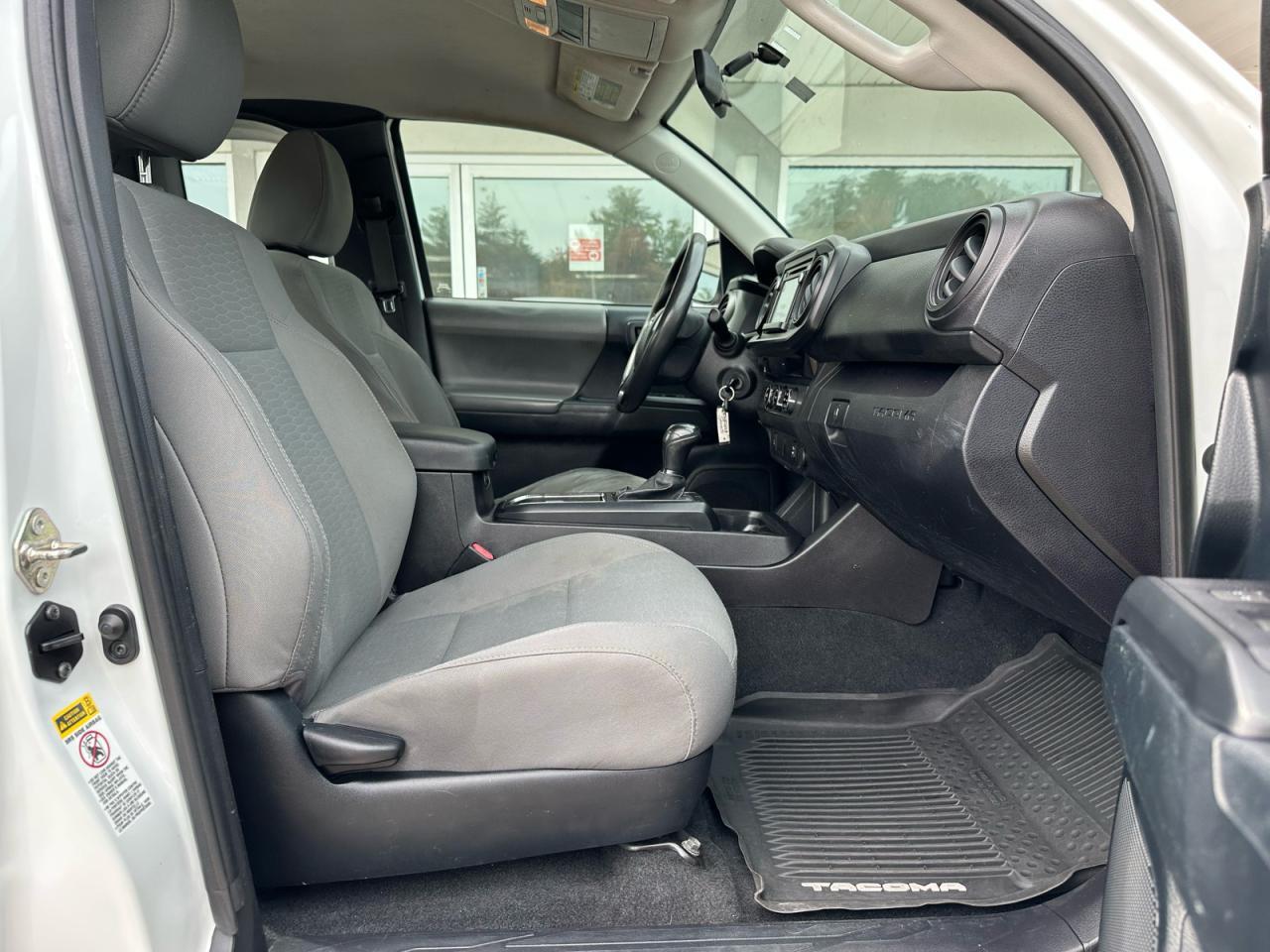 2016 Toyota Tacoma, SR