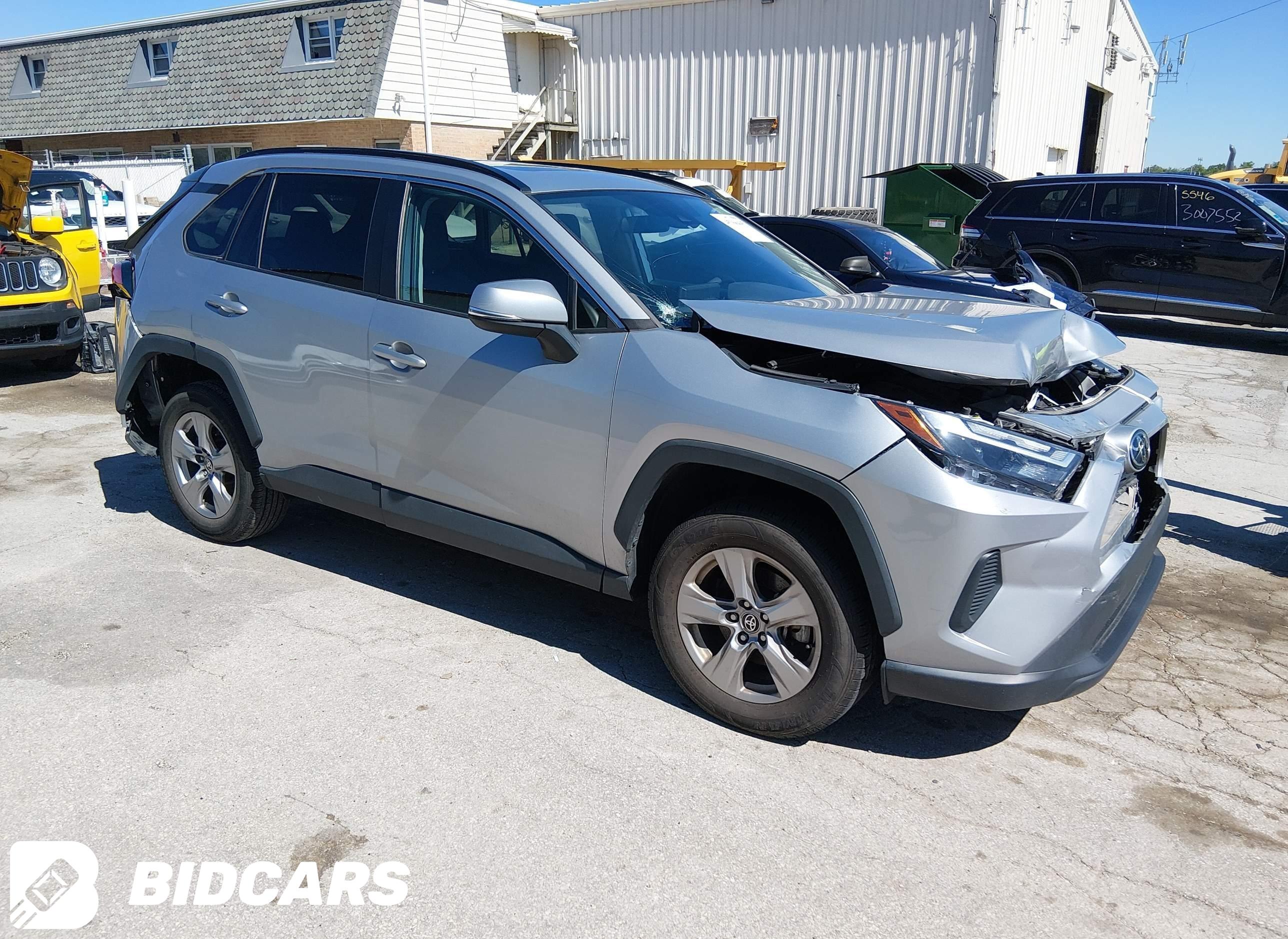 2022 Toyota RAV4, Xle