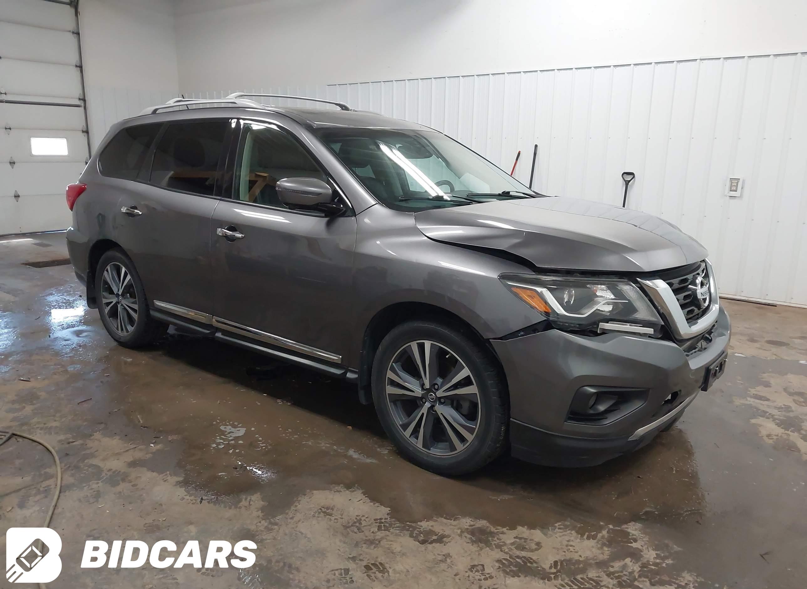 2017 Nissan Pathfinder, Platinum