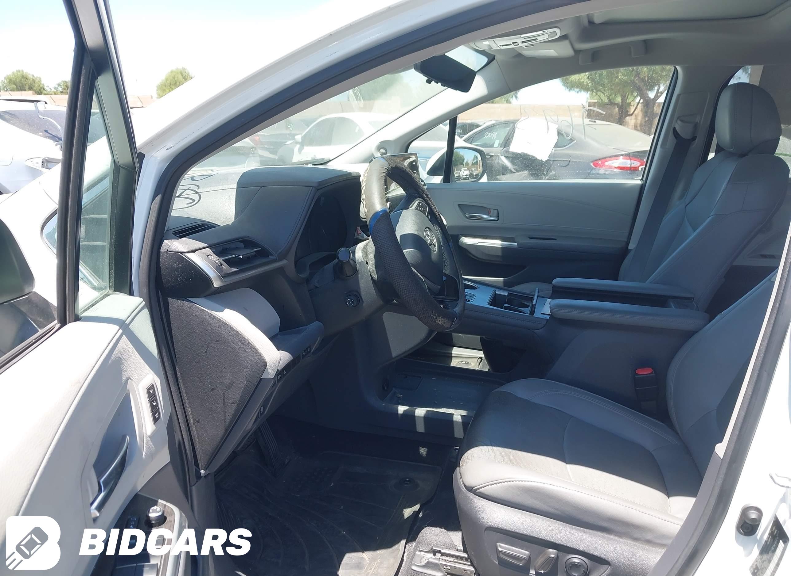 2022 Toyota Sienna, Limited