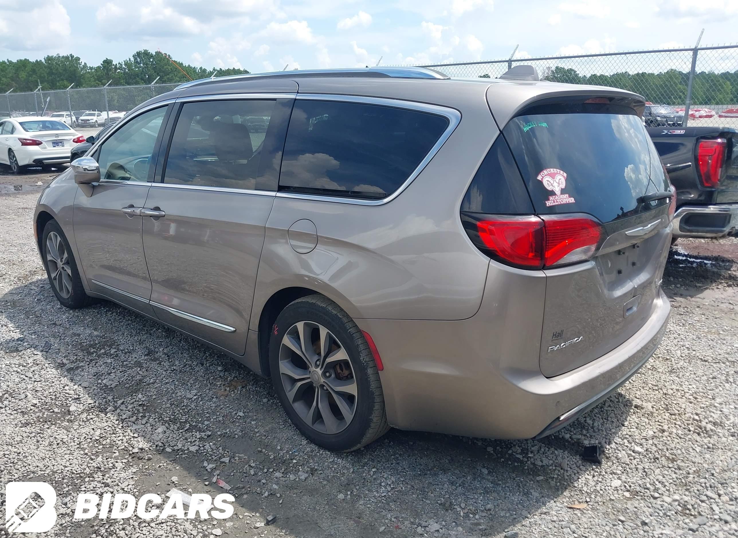 2017 Chrysler Pacifica, Limited