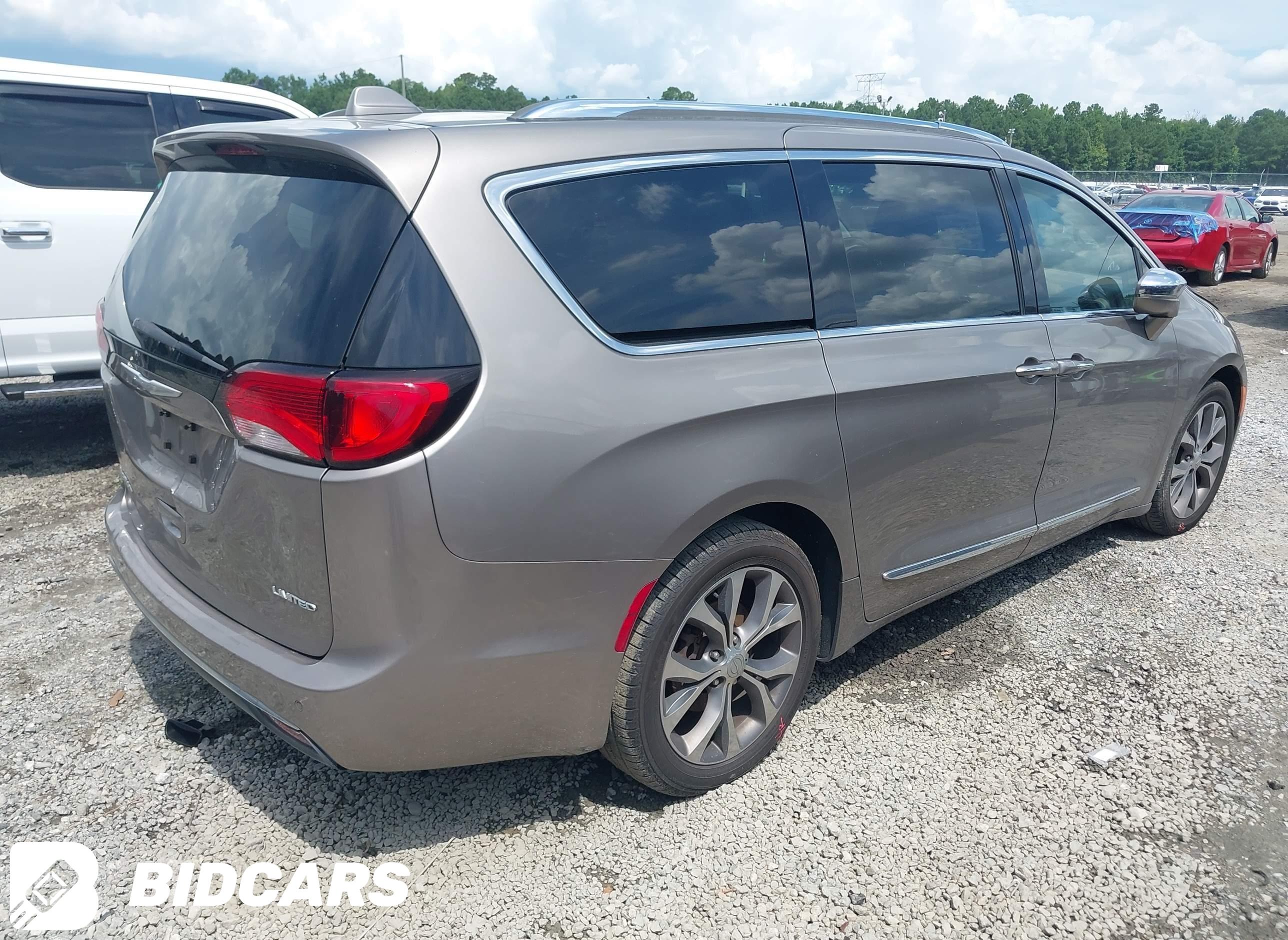 2017 Chrysler Pacifica, Limited
