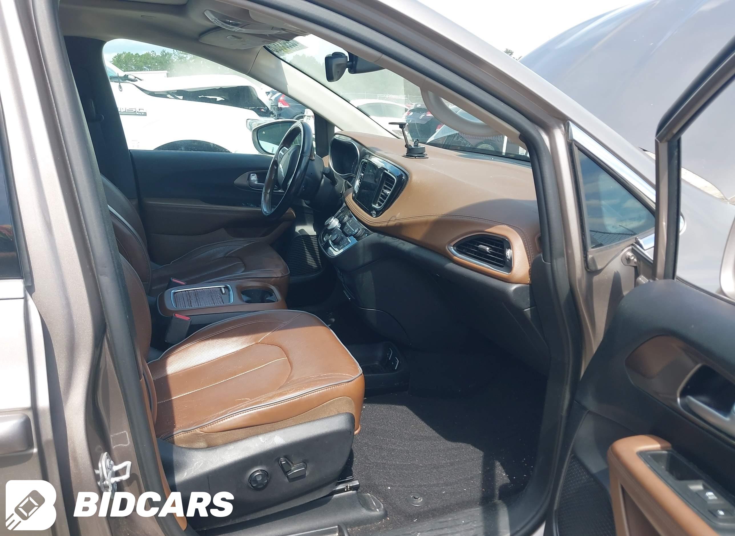 2017 Chrysler Pacifica, Limited