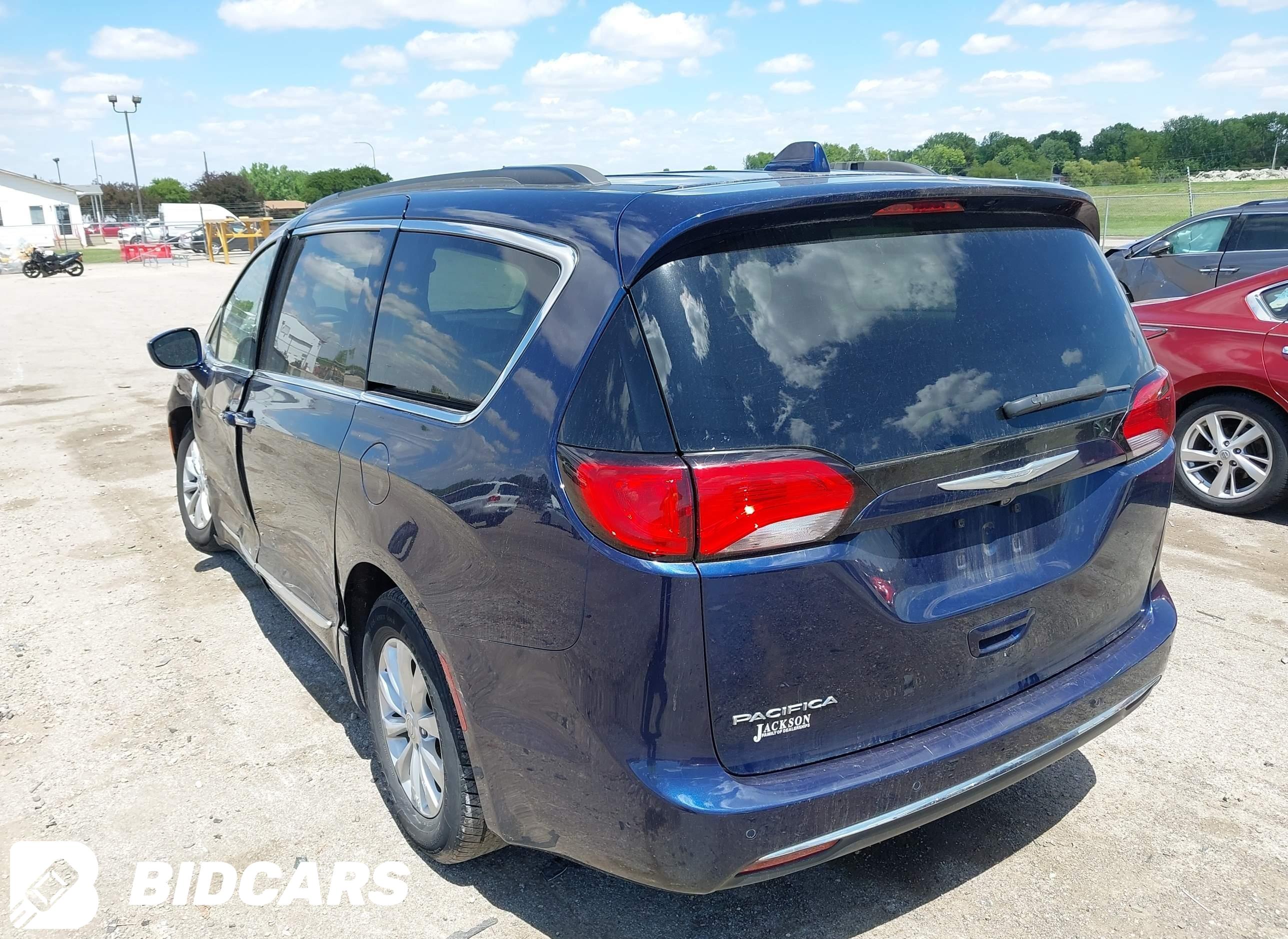 2017 Chrysler Pacifica, Touri...