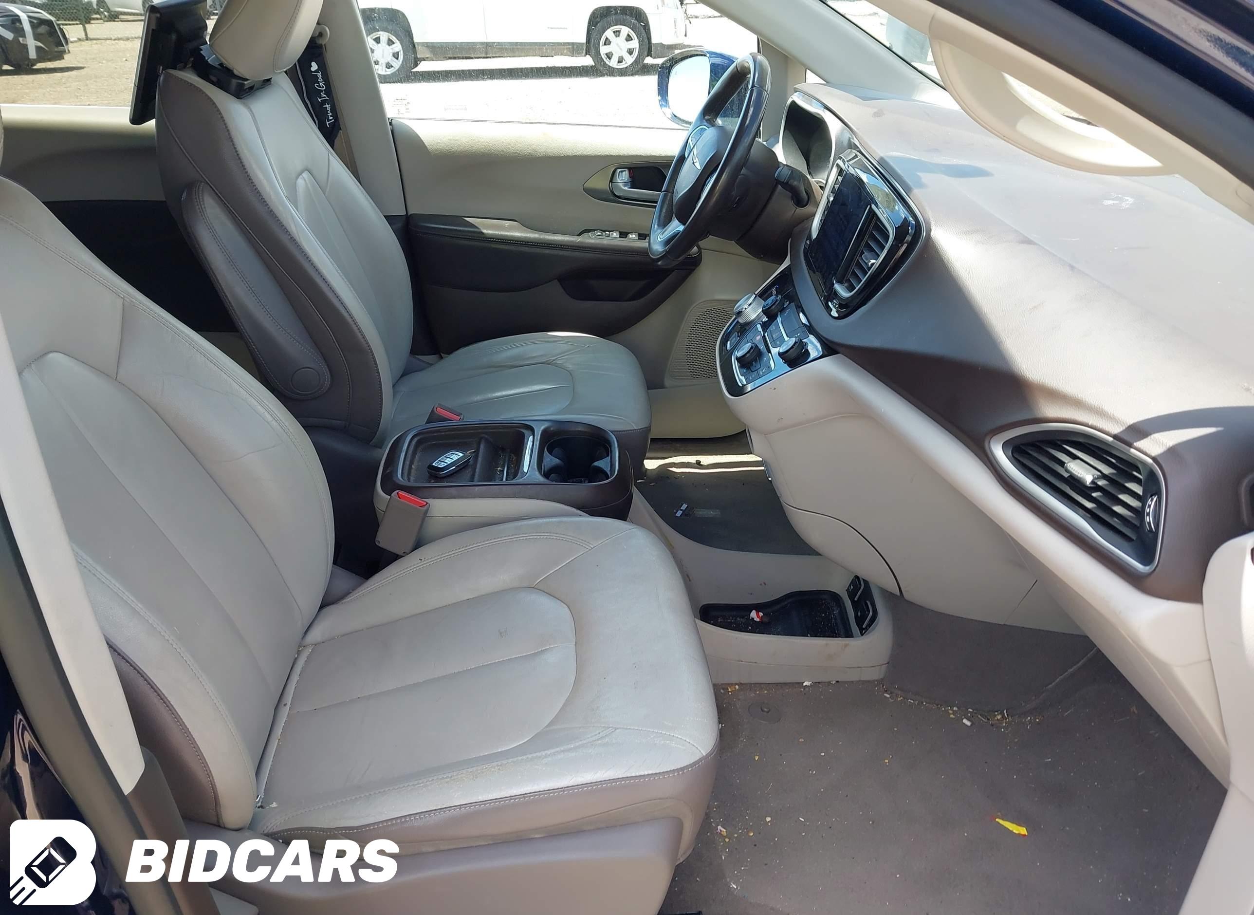 2017 Chrysler Pacifica, Touri...