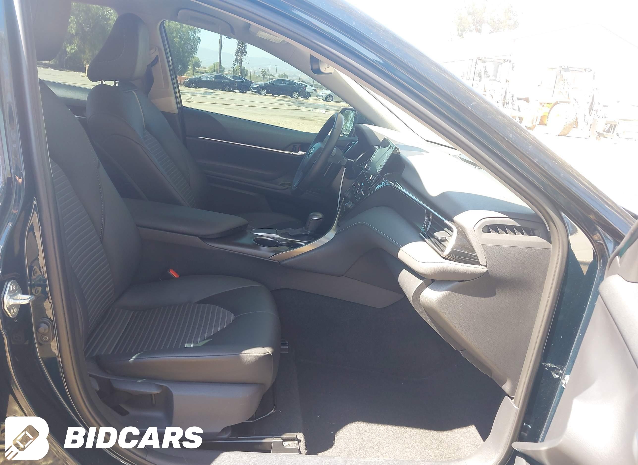 2021 Toyota Camry, SE