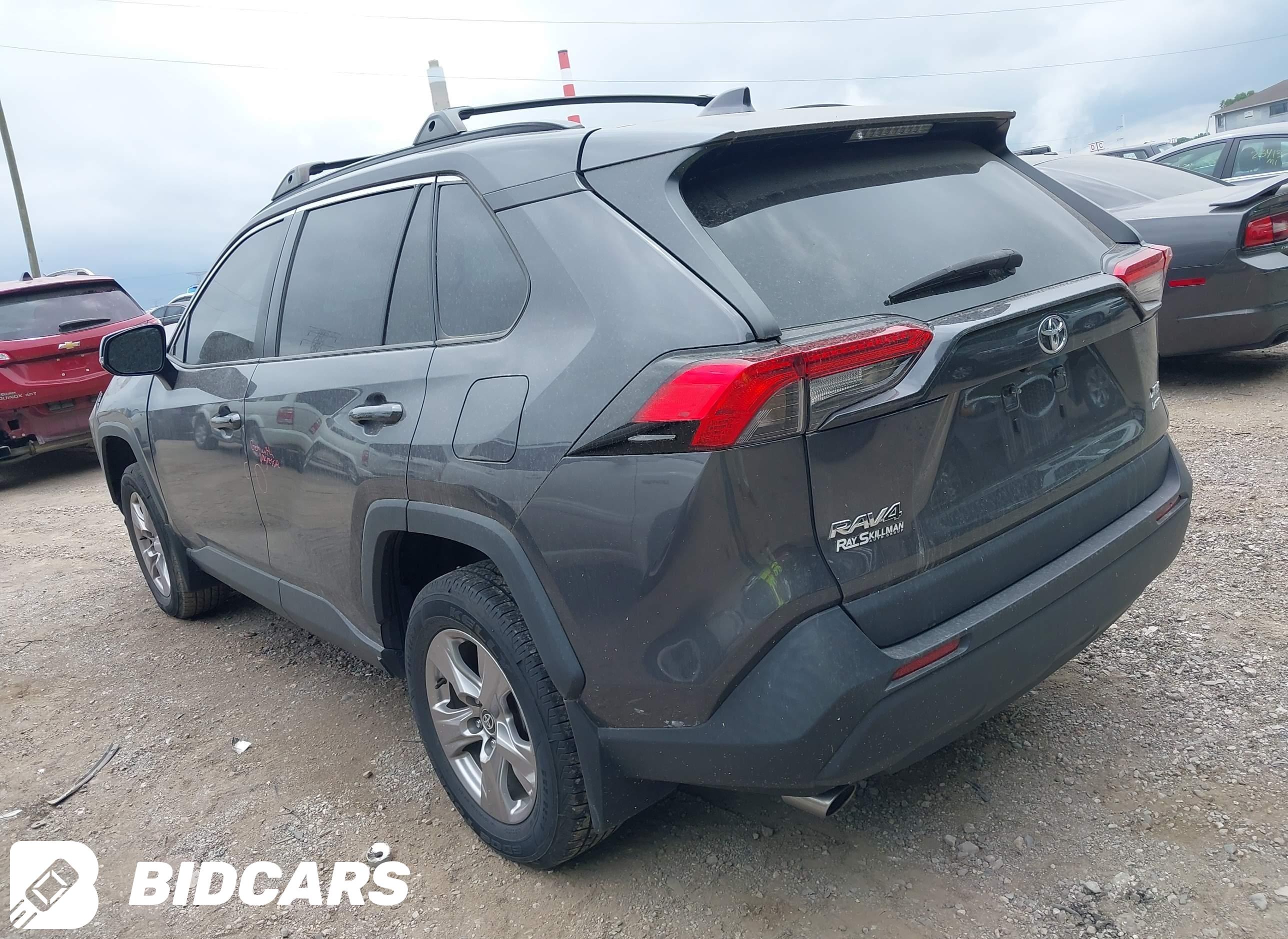 2022 Toyota RAV4, Xle
