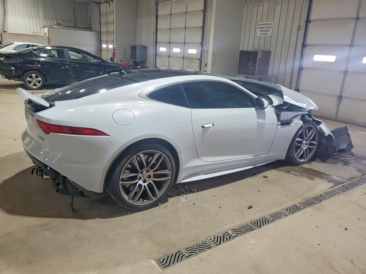 2016 Jaguar F-Type, R