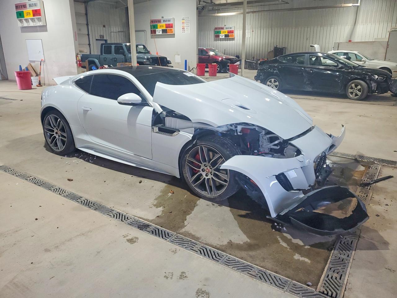2016 Jaguar F-Type, R