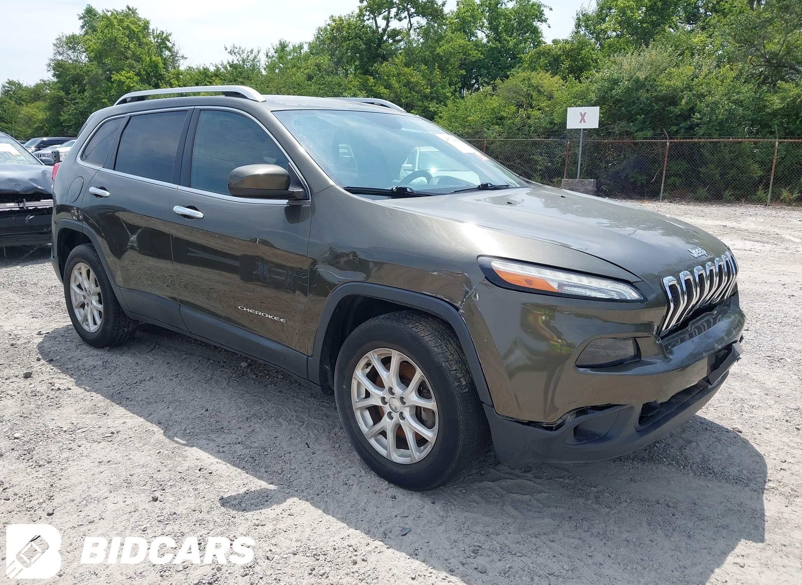 2015 Jeep Cherokee, Latitude
