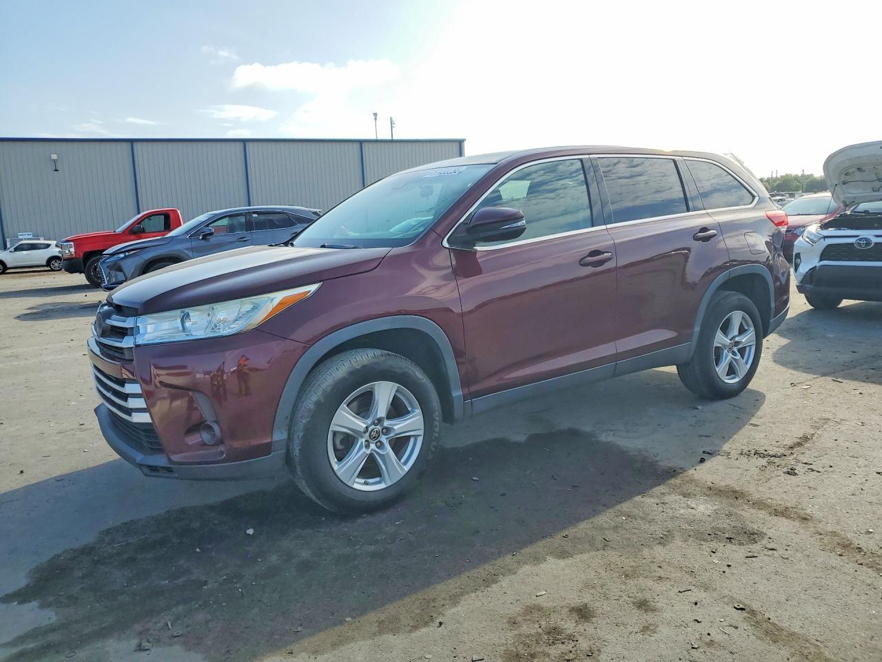 2019 Toyota Highlander, LE