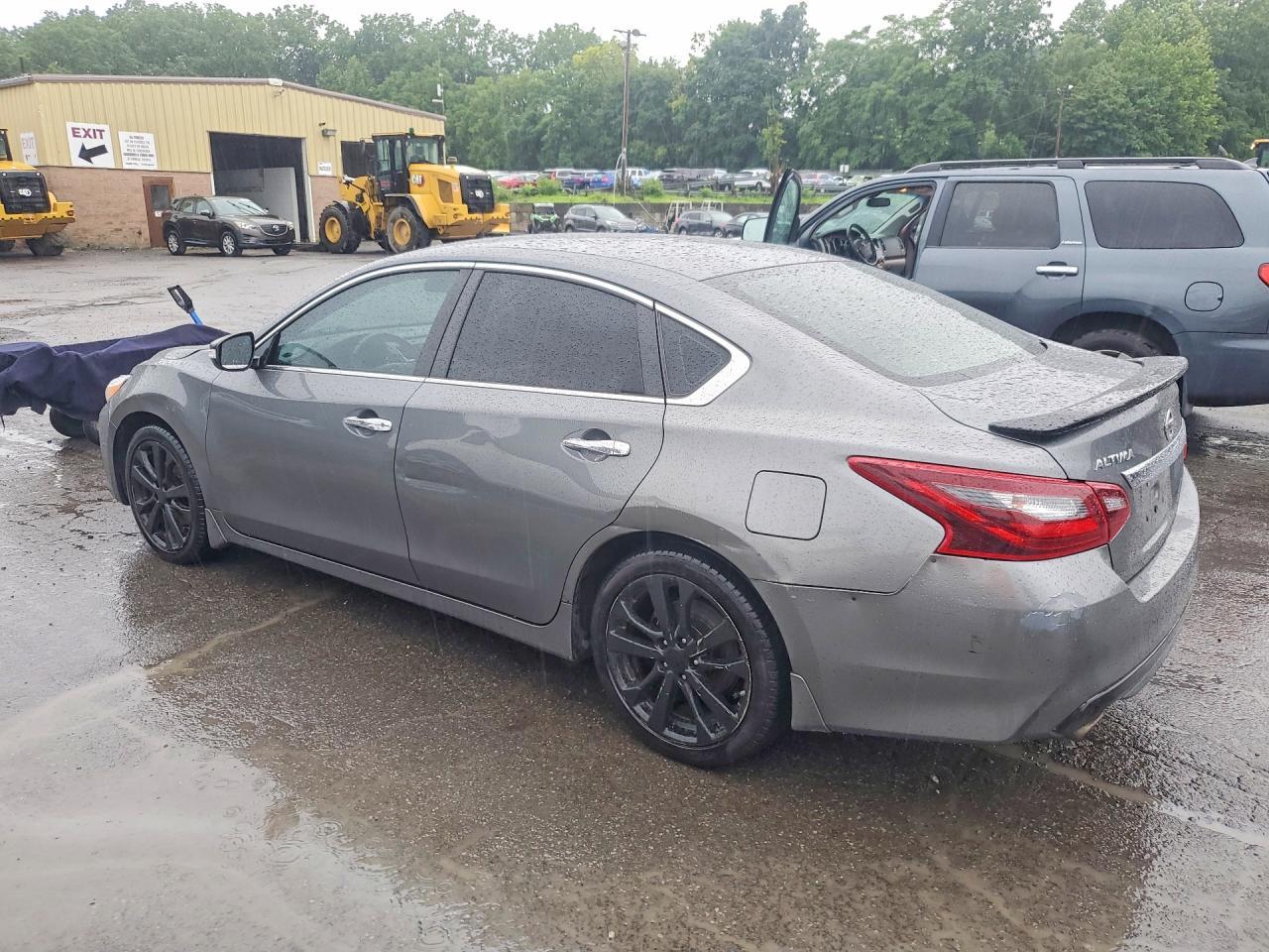 2017 Nissan Altima, 2.5 SR
