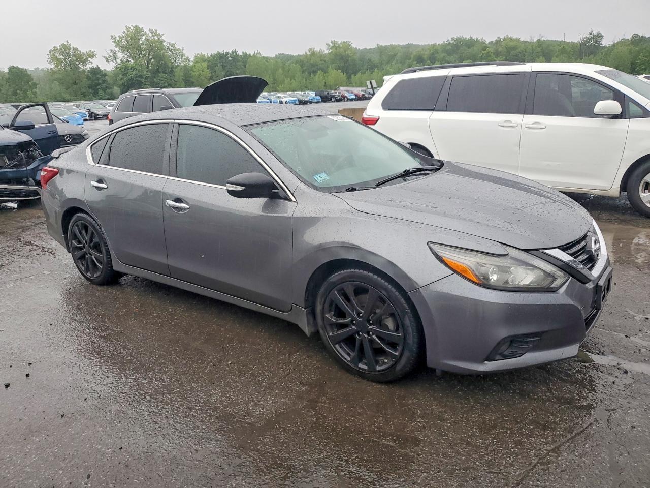 2017 Nissan Altima, 2.5 SR
