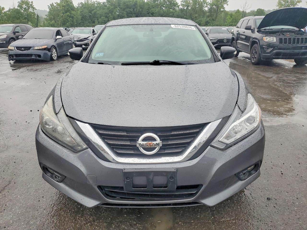2017 Nissan Altima, 2.5 SR
